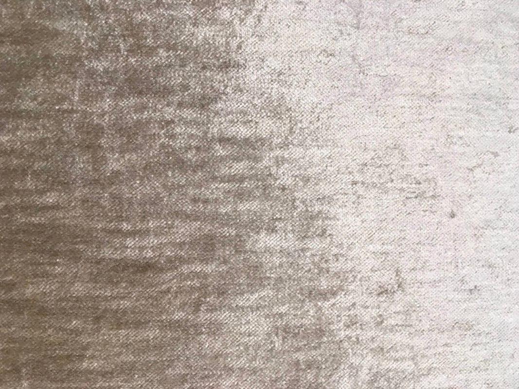20ième siècle Fauteuil en velours beige danois The Moderns en vente