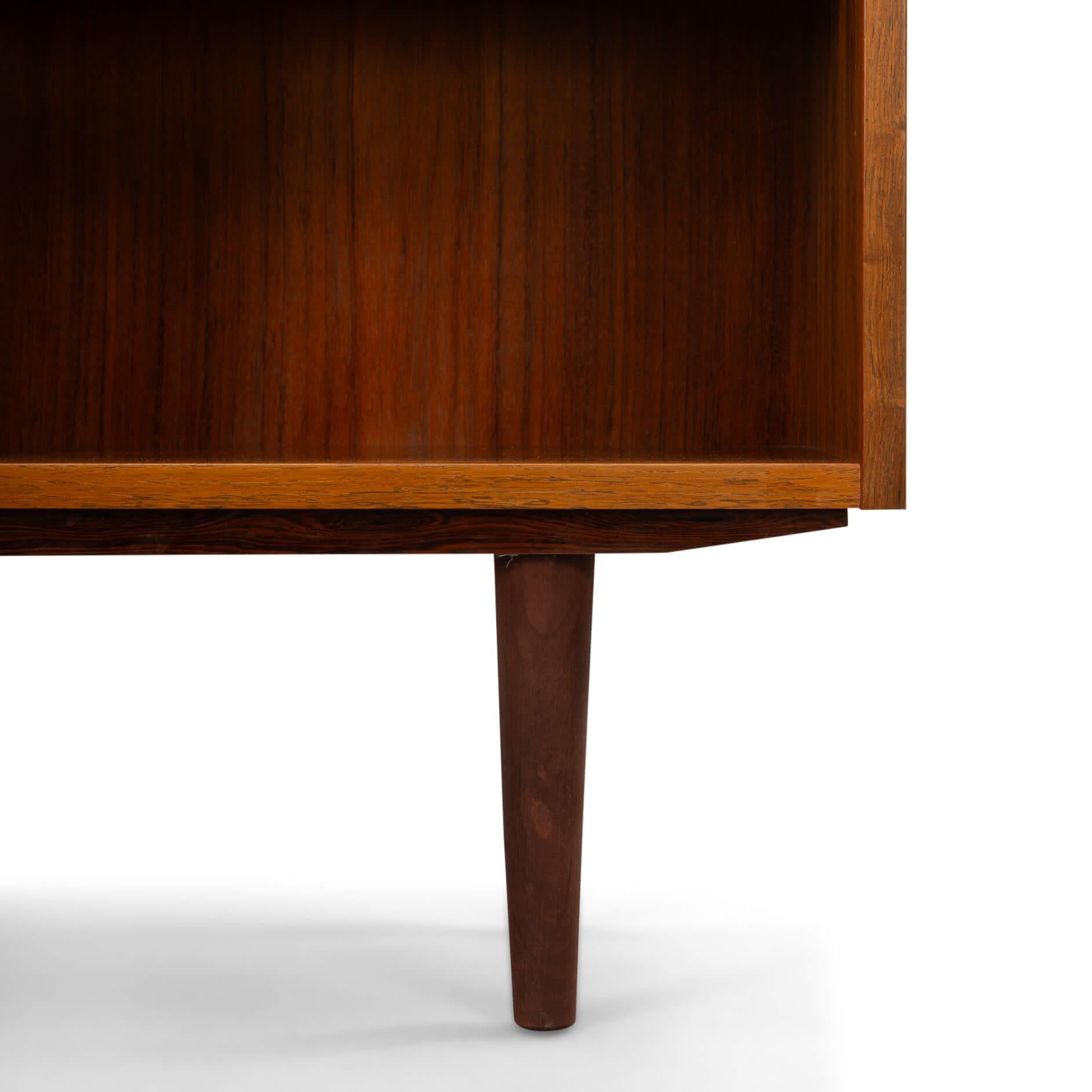 Metà XX secolo Libreria in palissandro di Hundevad & Co. di design danese del Medioevo, anni '60 in vendita