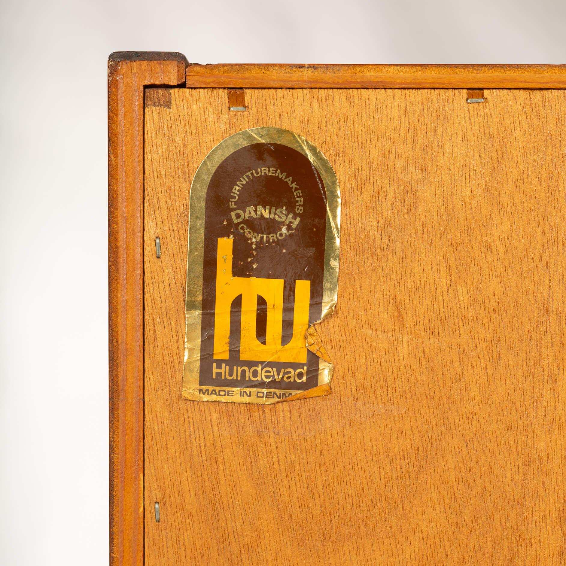 Librería de palisandro de diseño danés moderno de mediados de siglo de Hundevad & Co, años 60 Palo de rosa en venta