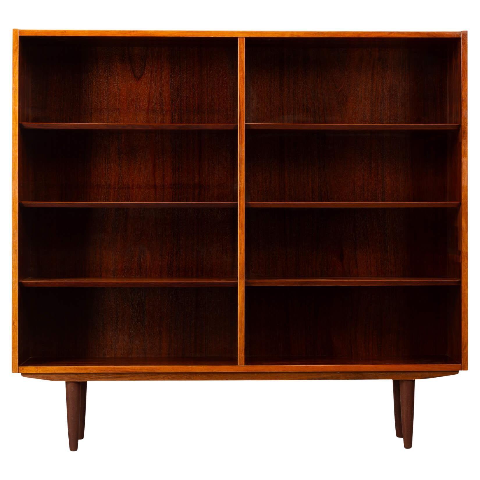 Midcentury Modern Danish Design Rosewood Bookcase by Hundevad & Co, 1960s