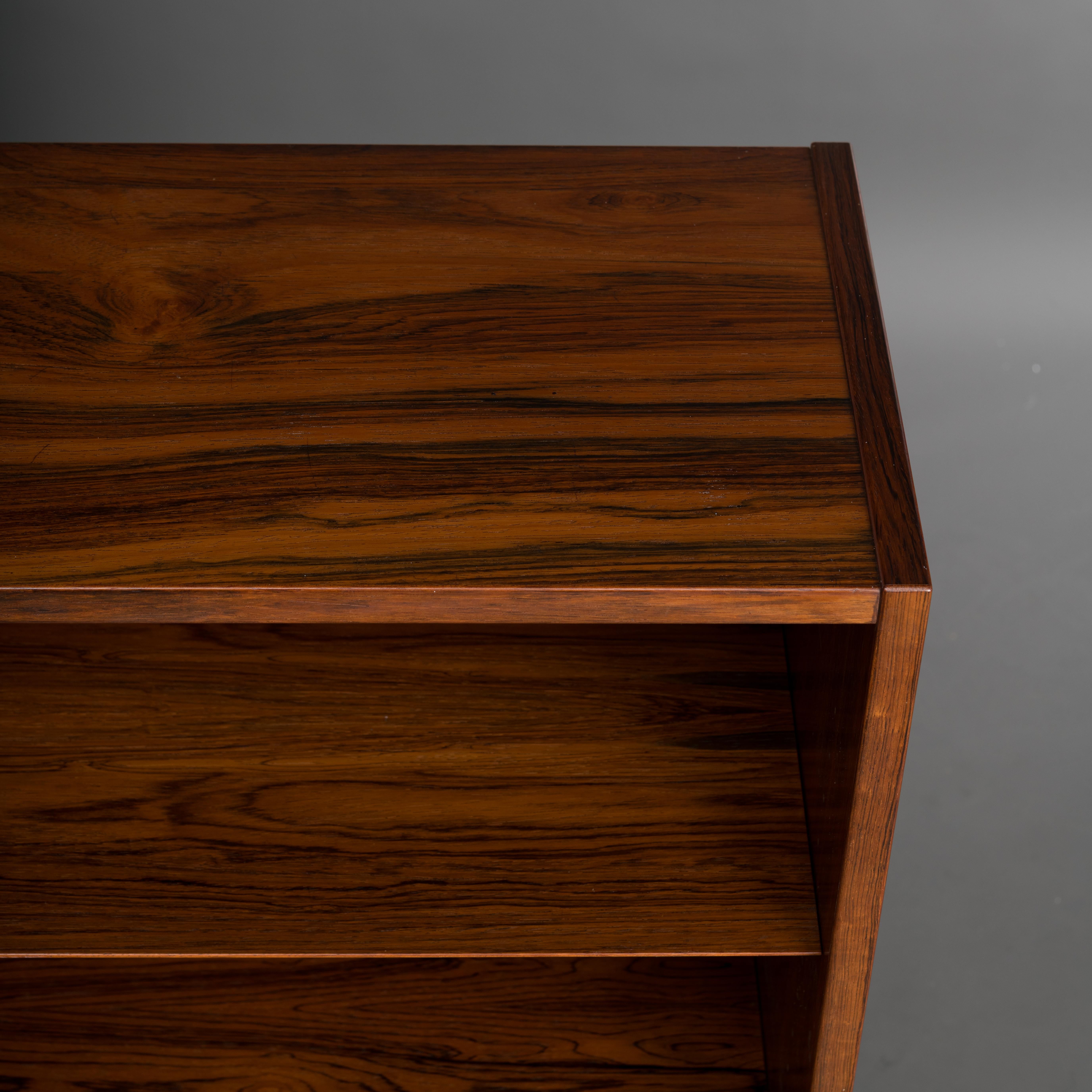 Midcentury Modern Danish Low  Rosewood Bookcase by Hundevad & Co, 1960s in vendita 5