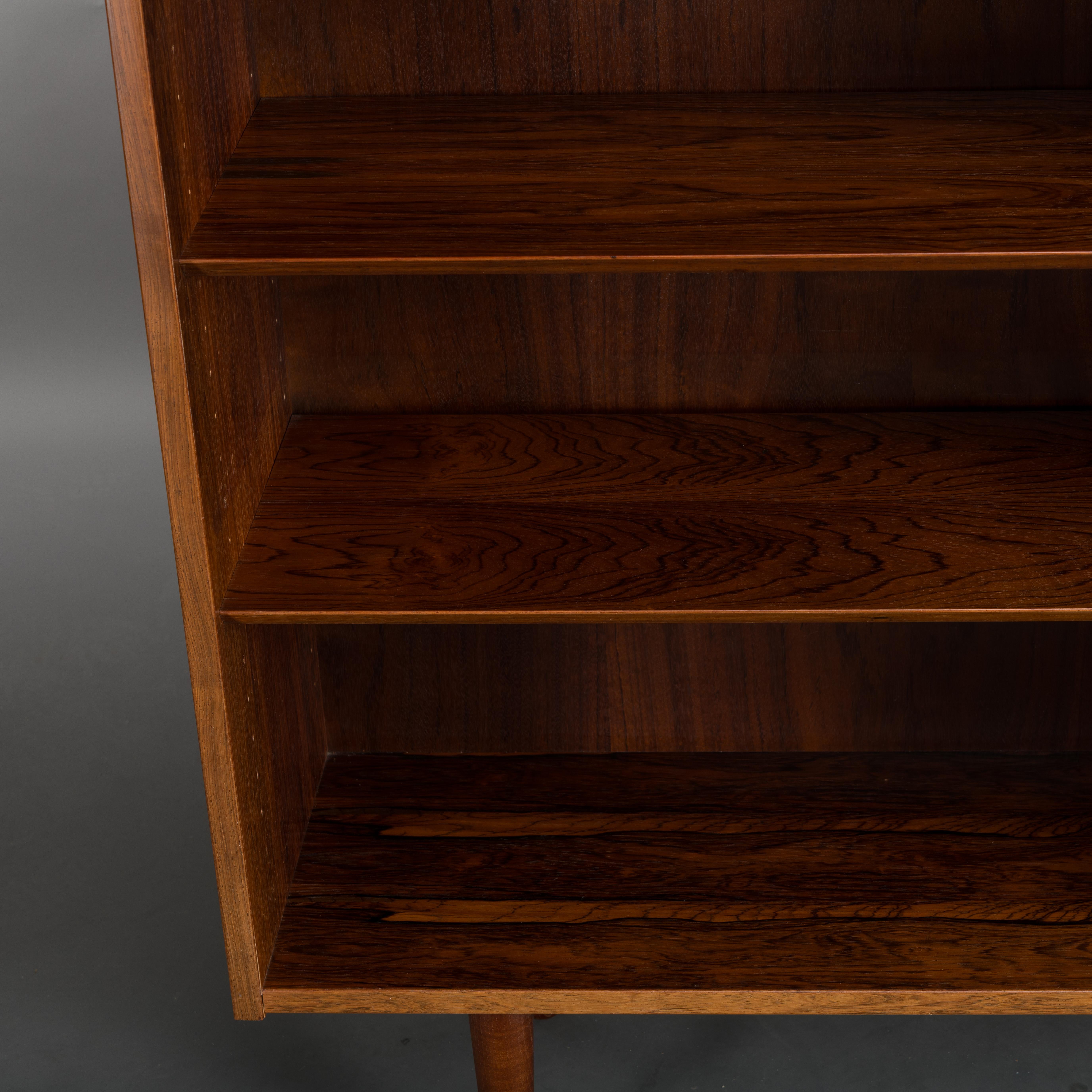 Midcentury Modern Danish Low  Rosewood Bookcase by Hundevad & Co, 1960s In condizioni buone in vendita a Breda, Netherlands