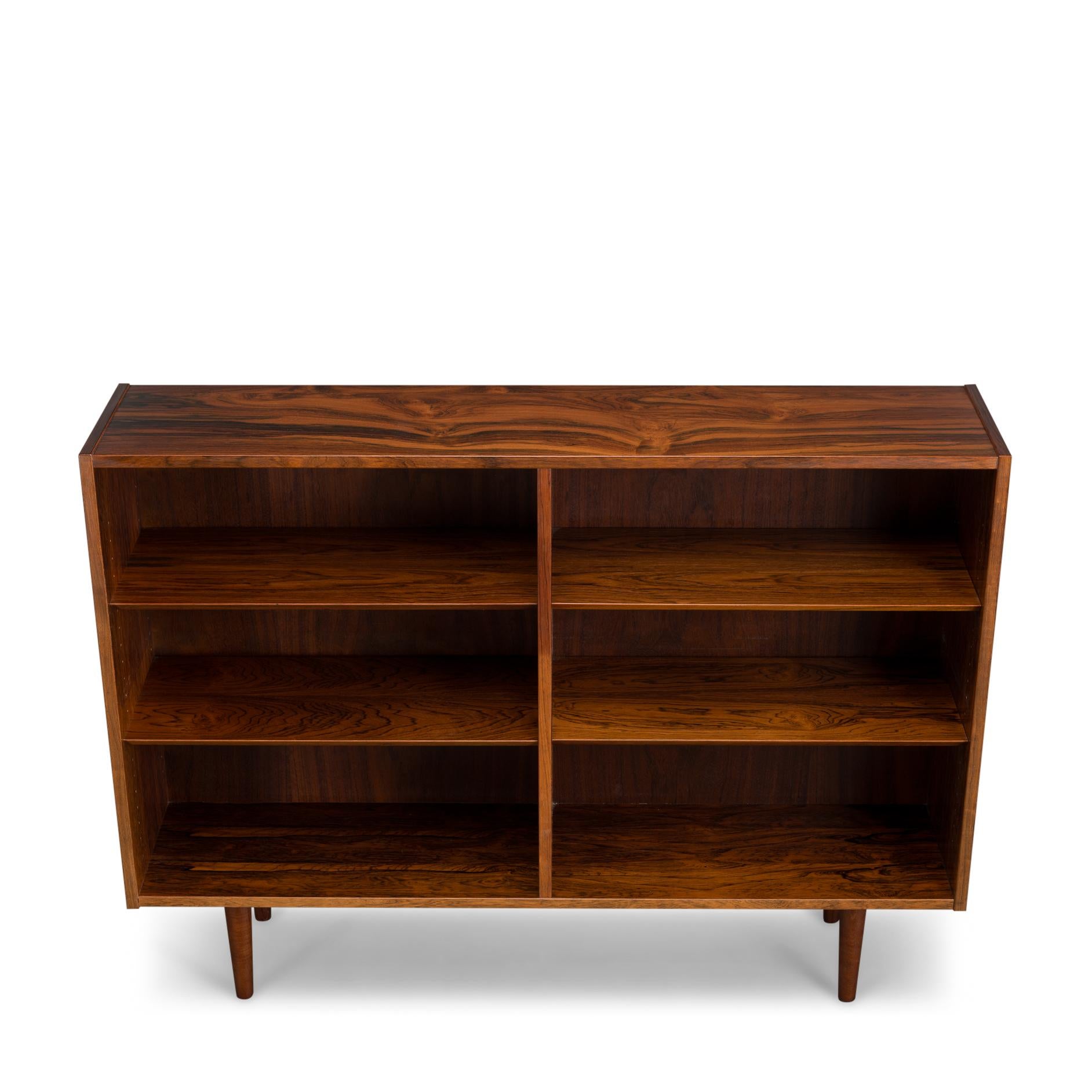 Midcentury Modern Danish Low  Rosewood Bookcase by Hundevad & Co, 1960s in vendita 1