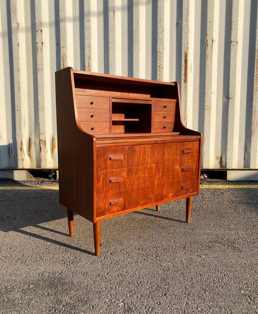 Midcentury modern danish teakwood secretary/vanity, 1960s Denmark. For Sale 2