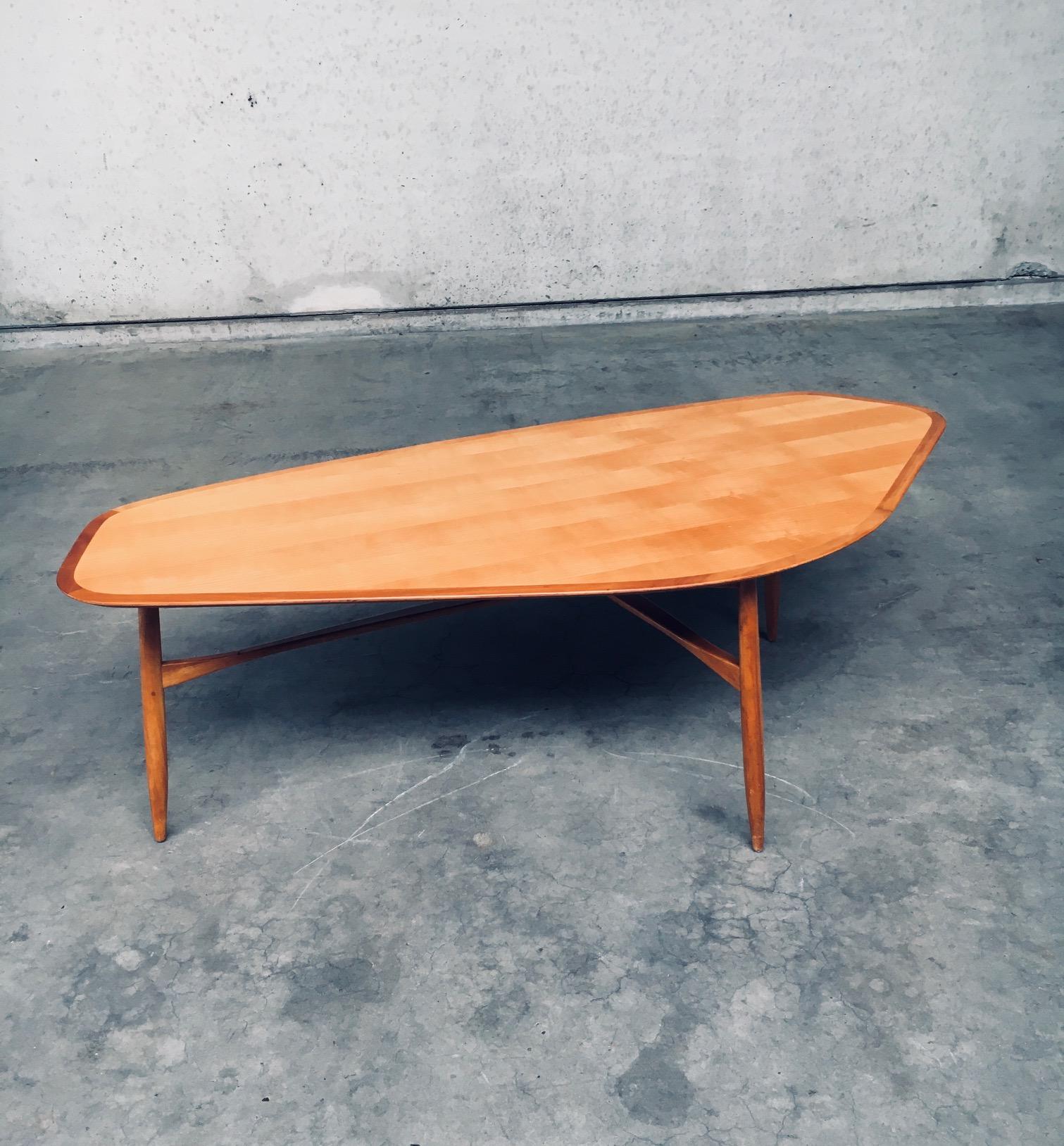 Moderner Boomerang-Couchtisch aus der Mitte des Jahrhunderts von Svante Skogh, Schweden 1960er Jahre (Schwedisch) im Angebot