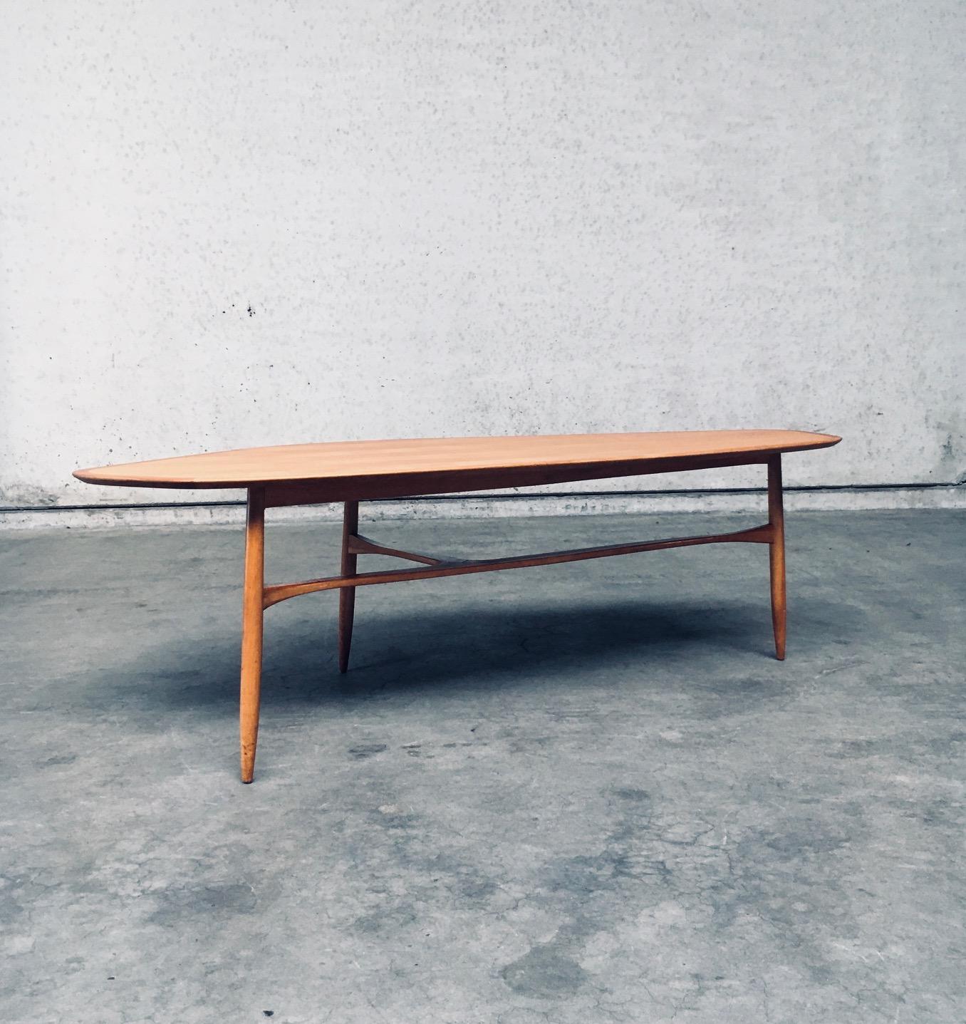 Moderner Boomerang-Couchtisch aus der Mitte des Jahrhunderts von Svante Skogh, Schweden 1960er Jahre im Angebot 2