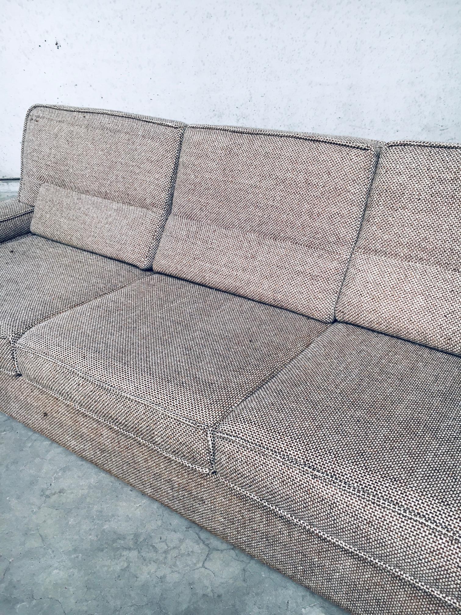 Midcentury Modern Design Boucle 3 Seat Sofa, Italy 1970's For Sale 3