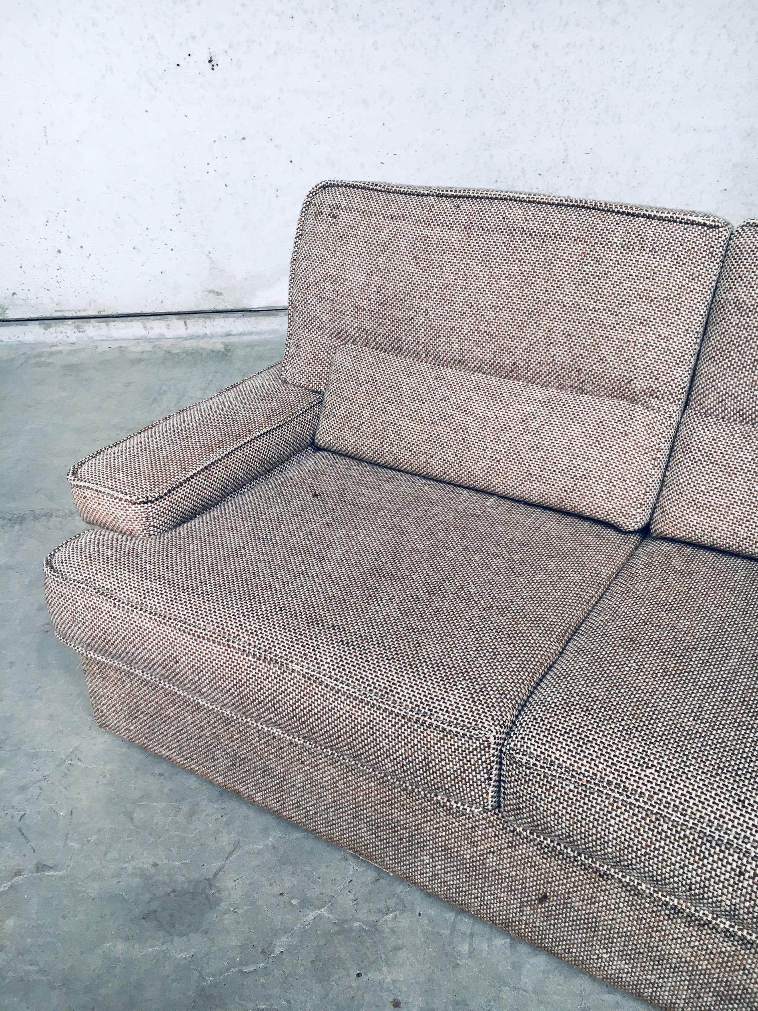 Midcentury Modern Design Boucle 3 Seat Sofa, Italy 1970's For Sale 4
