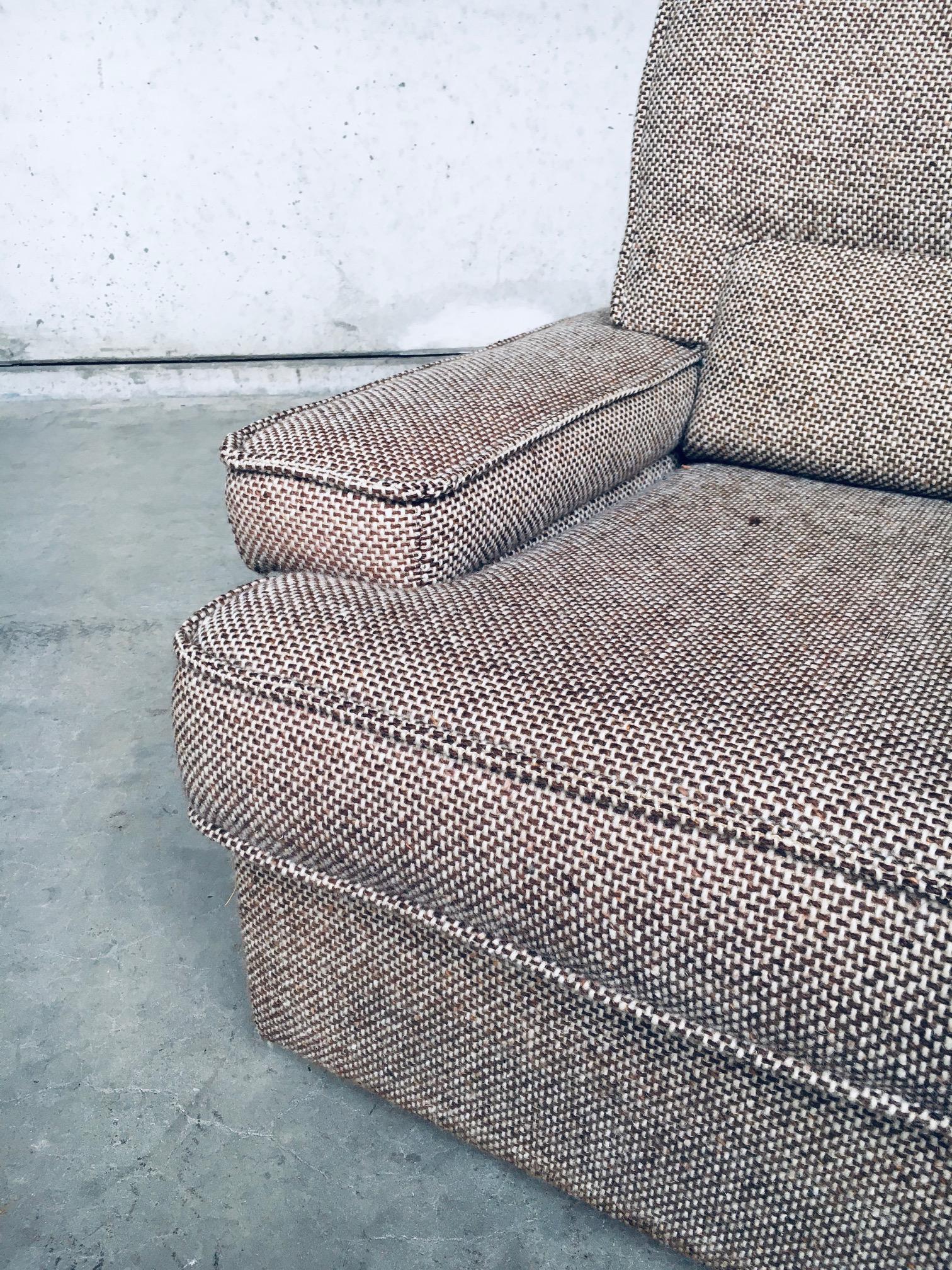Midcentury Modern Design Boucle 3 Seat Sofa, Italy 1970's For Sale 5