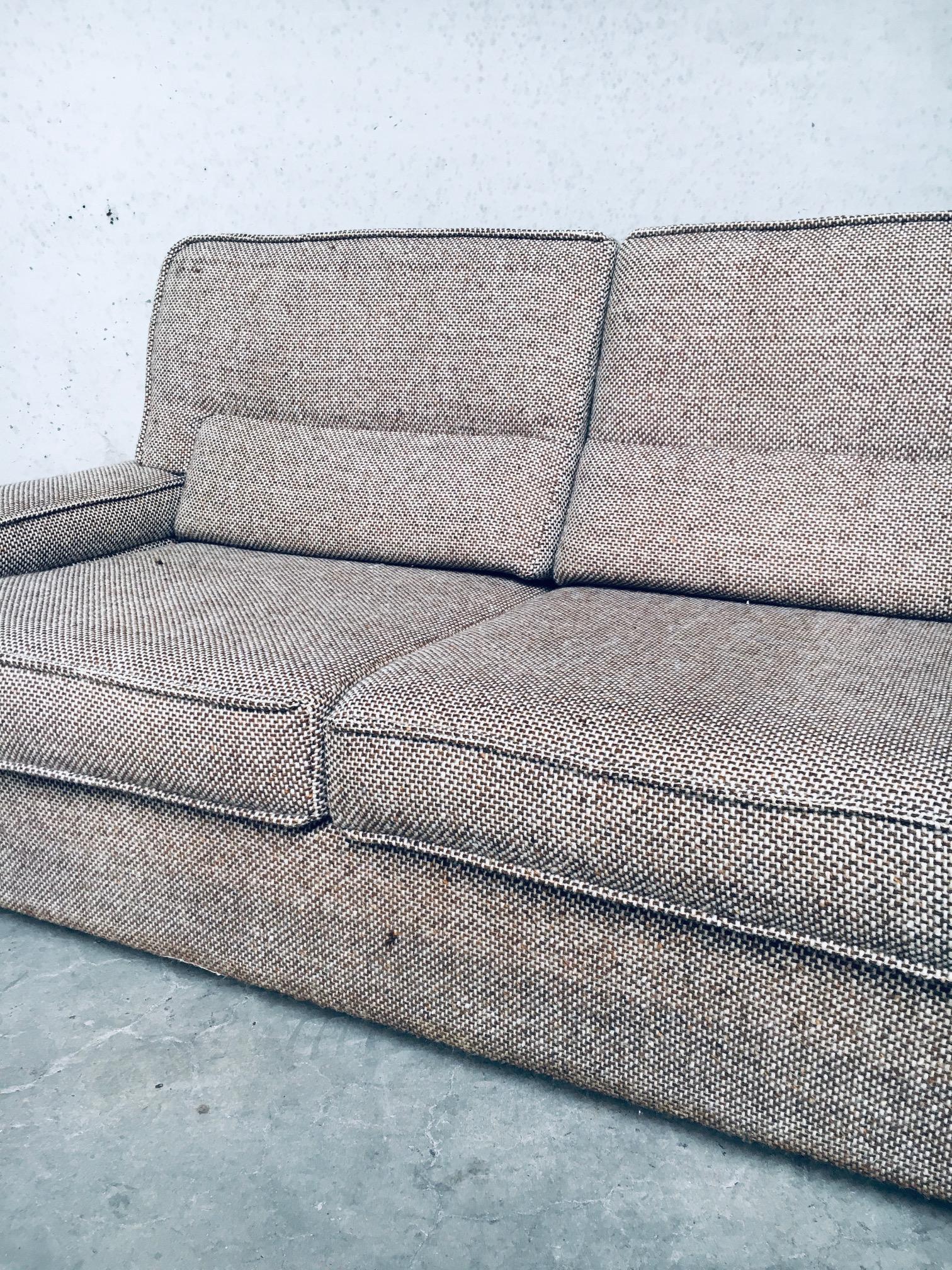 Midcentury Modern Design Boucle 3 Seat Sofa, Italy 1970's For Sale 9