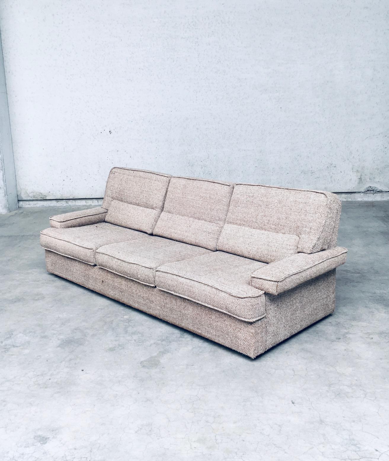 Late 20th Century Midcentury Modern Design Boucle 3 Seat Sofa, Italy 1970's For Sale