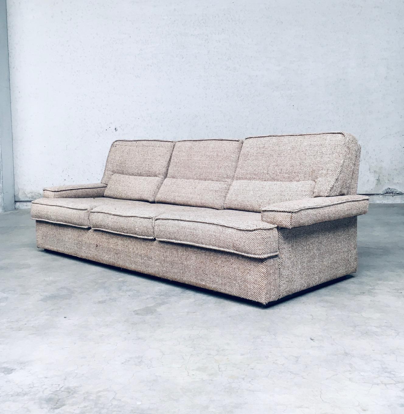 Wool Midcentury Modern Design Boucle 3 Seat Sofa, Italy 1970's For Sale