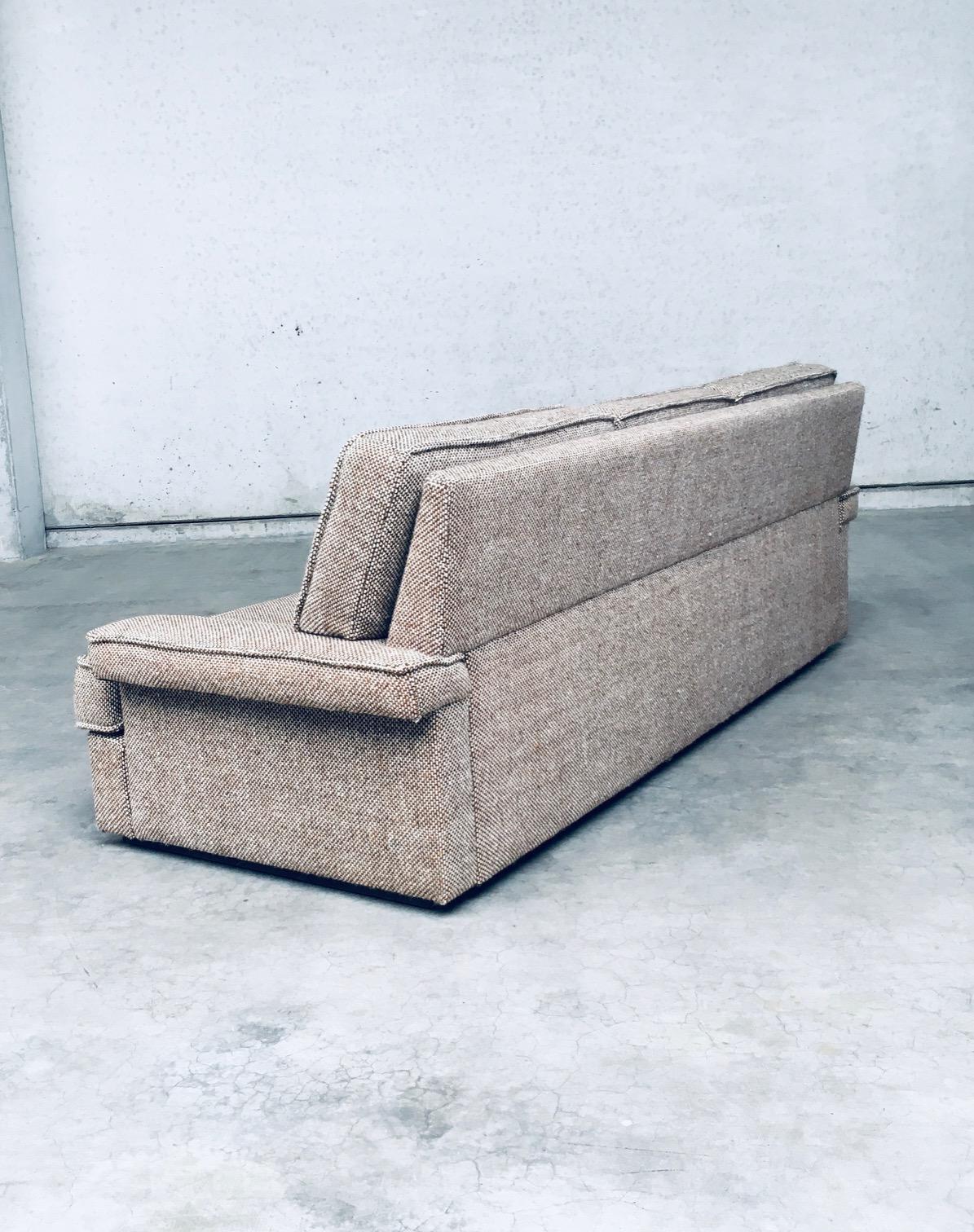 Midcentury Modern Design Boucle 3 Seat Sofa, Italy 1970's For Sale 1