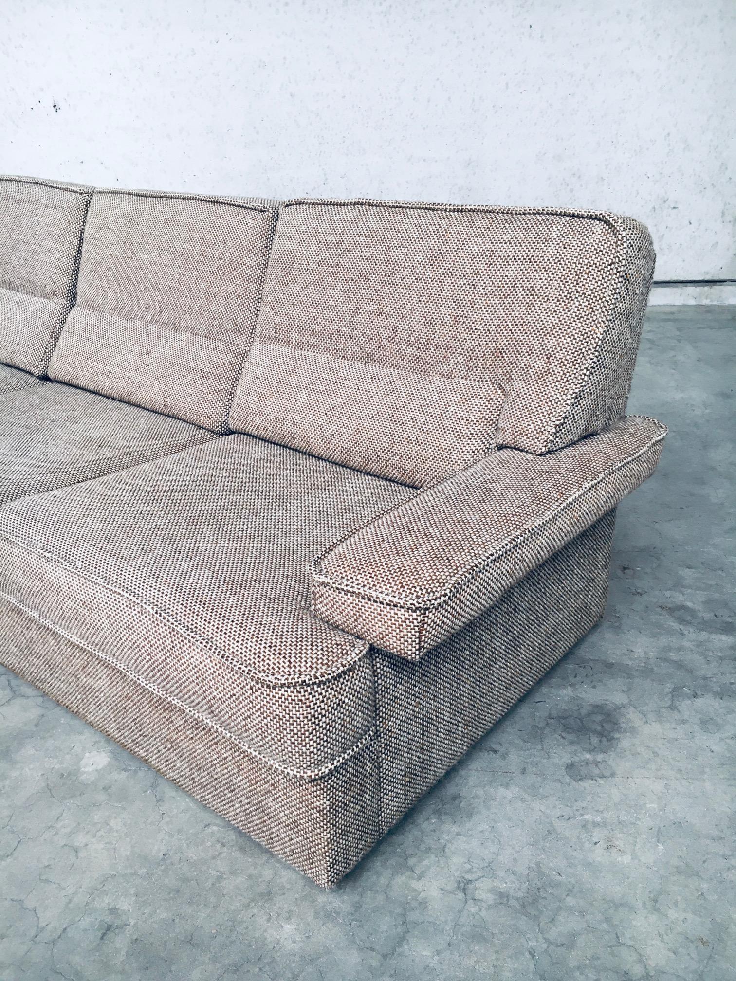 Midcentury Modern Design Boucle 3 Seat Sofa, Italy 1970's For Sale 2