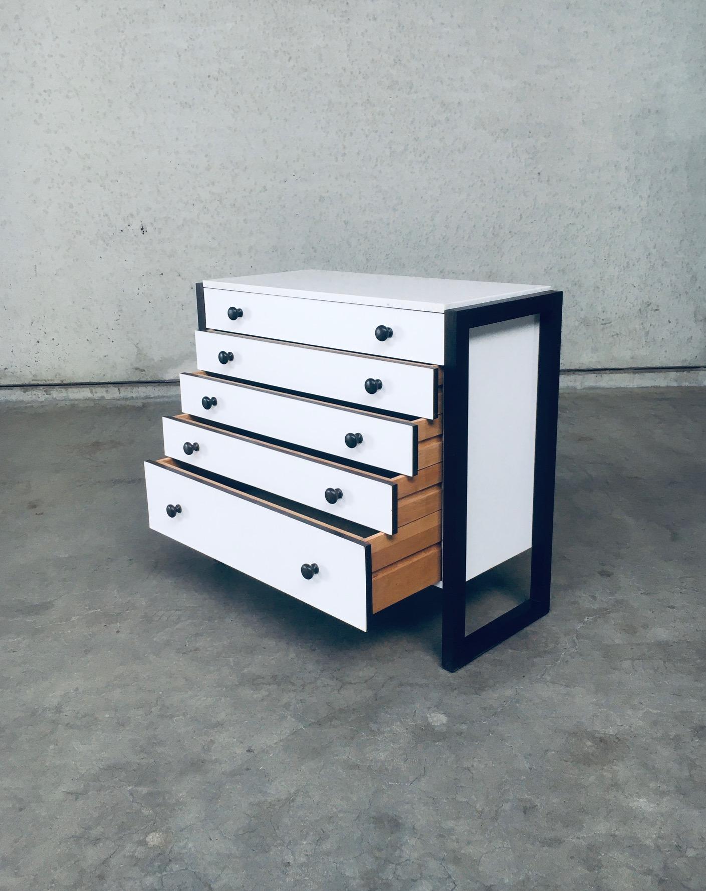 Midcentury Modern Design Chest of Drawers, Belgium 1960's For Sale 1