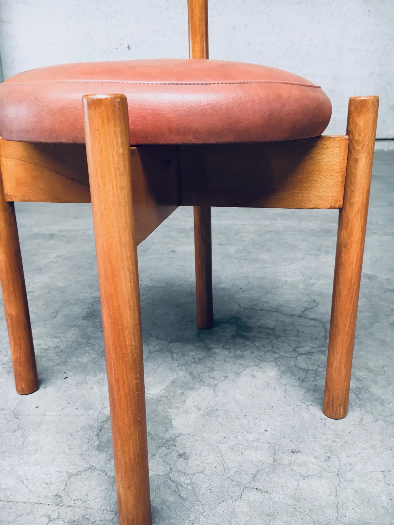 Midcentury Modern Design Dining Chair set in the style of Charlotte Perriand For Sale 12