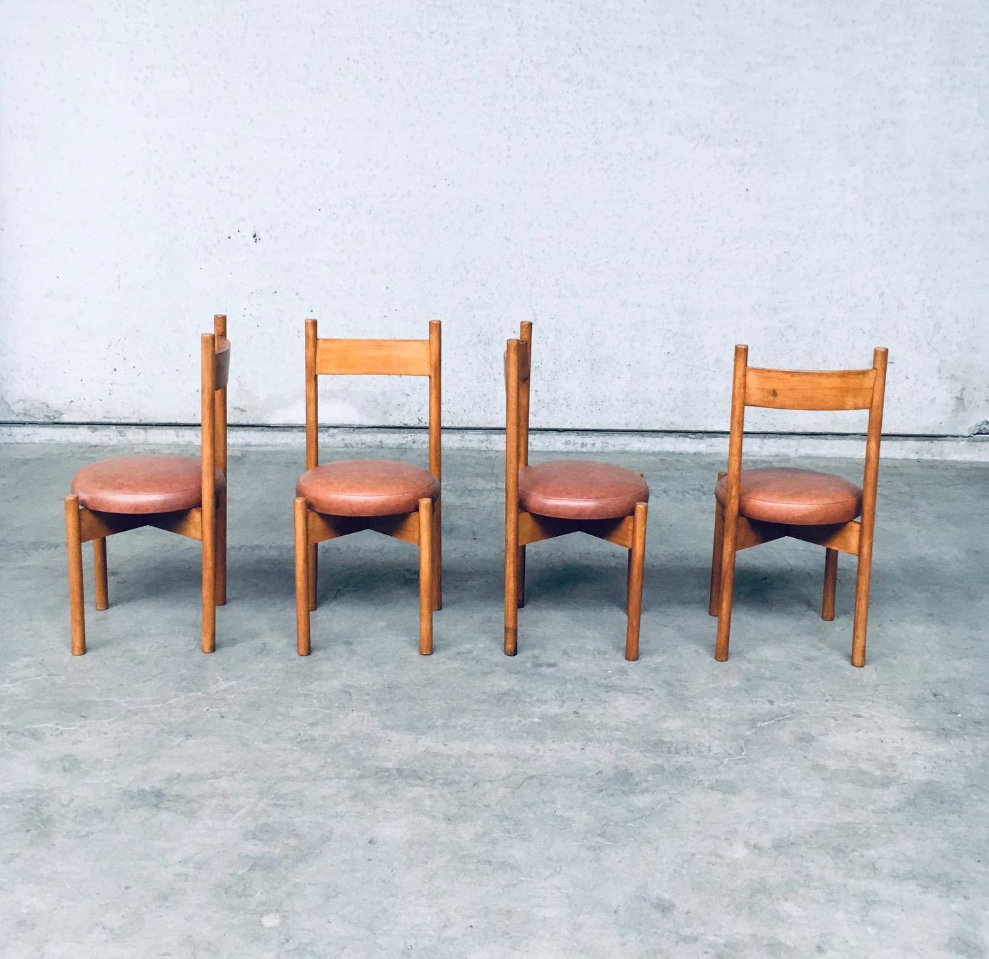 French Midcentury Modern Design Dining Chair set in the style of Charlotte Perriand For Sale