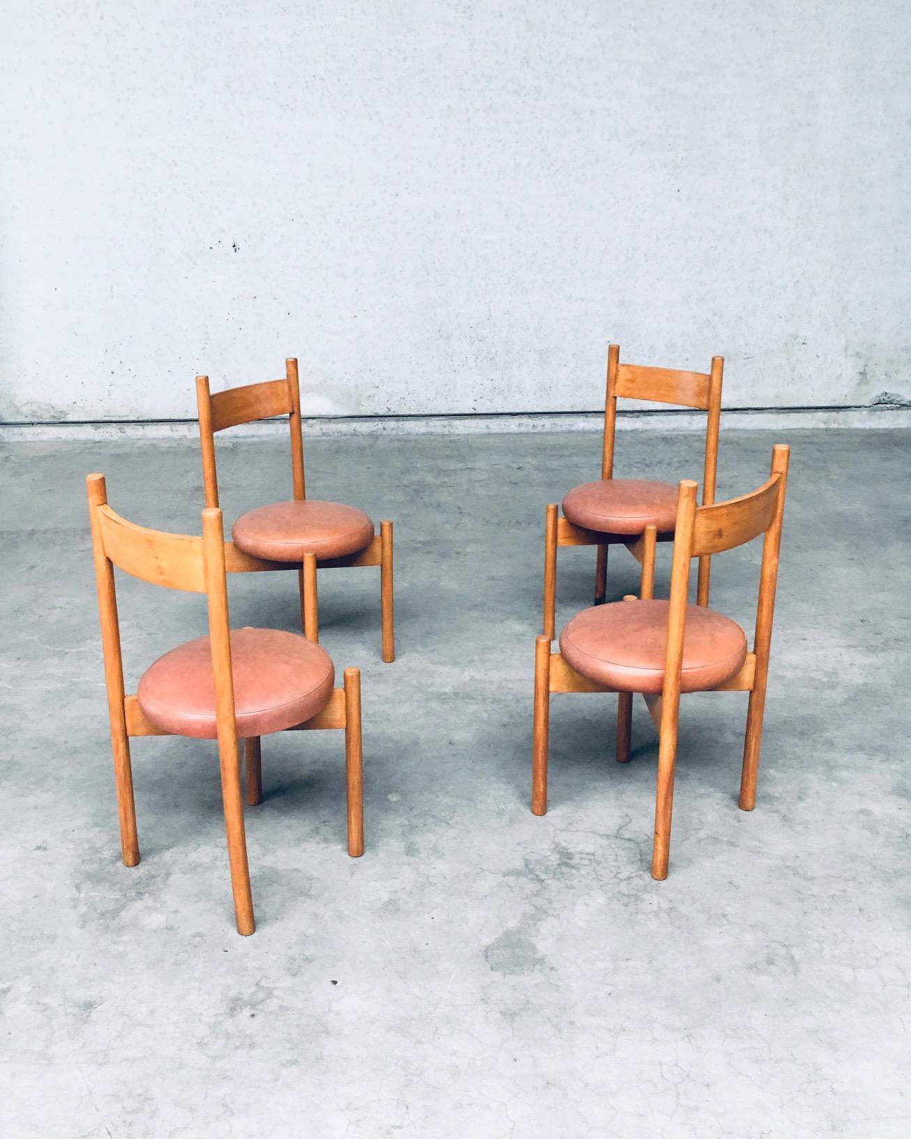 Midcentury Modern Design Dining Chair set in the style of Charlotte Perriand For Sale 1