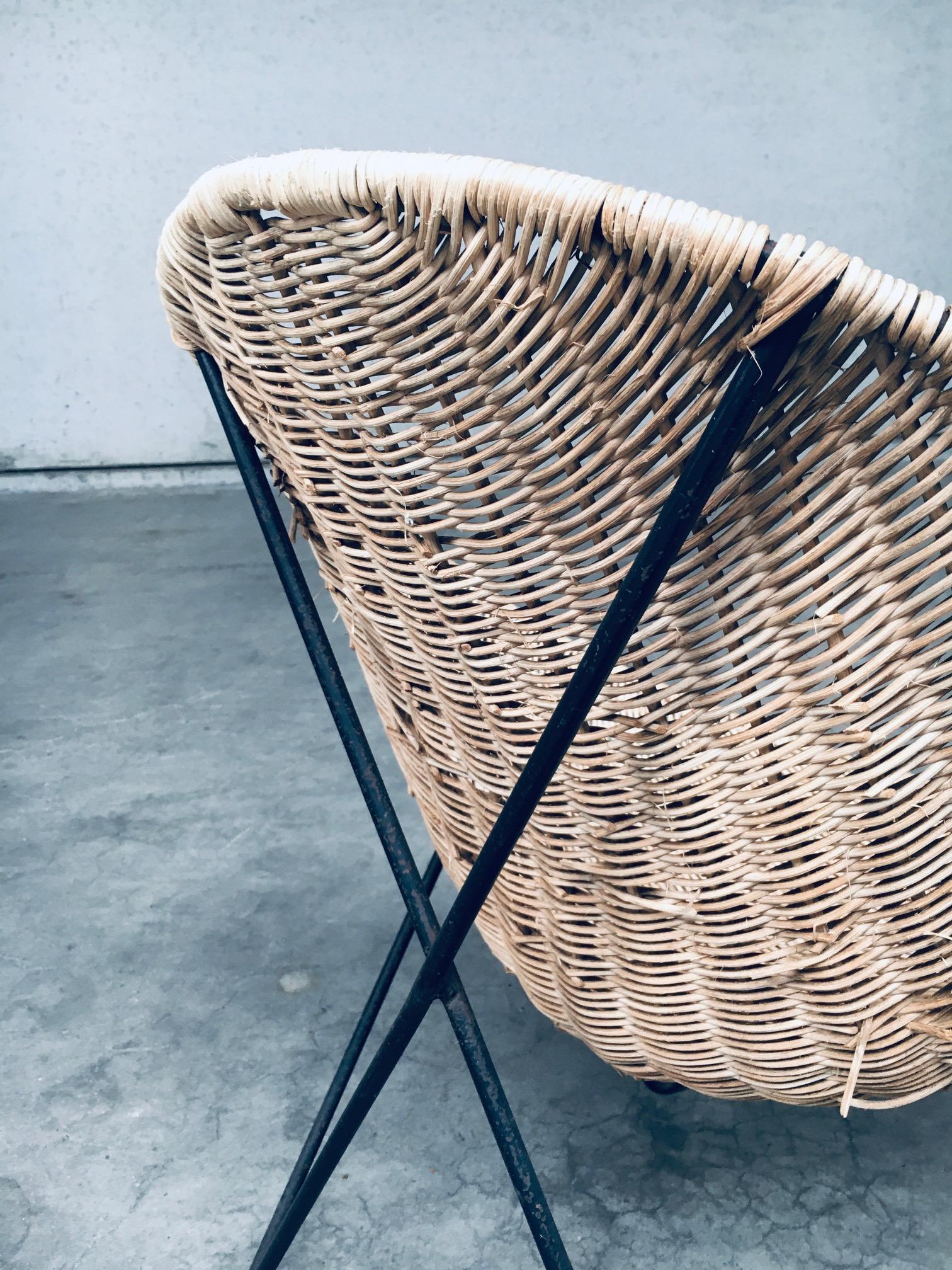 Midcentury Modern Design EGG Basket Wicker Chair set, Italy 1950's For Sale 12