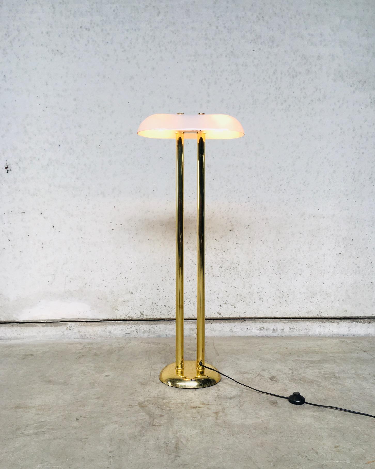 Fine XX secolo Lampada da terra di design moderno di Vibia Spagna, anni 70 in vendita