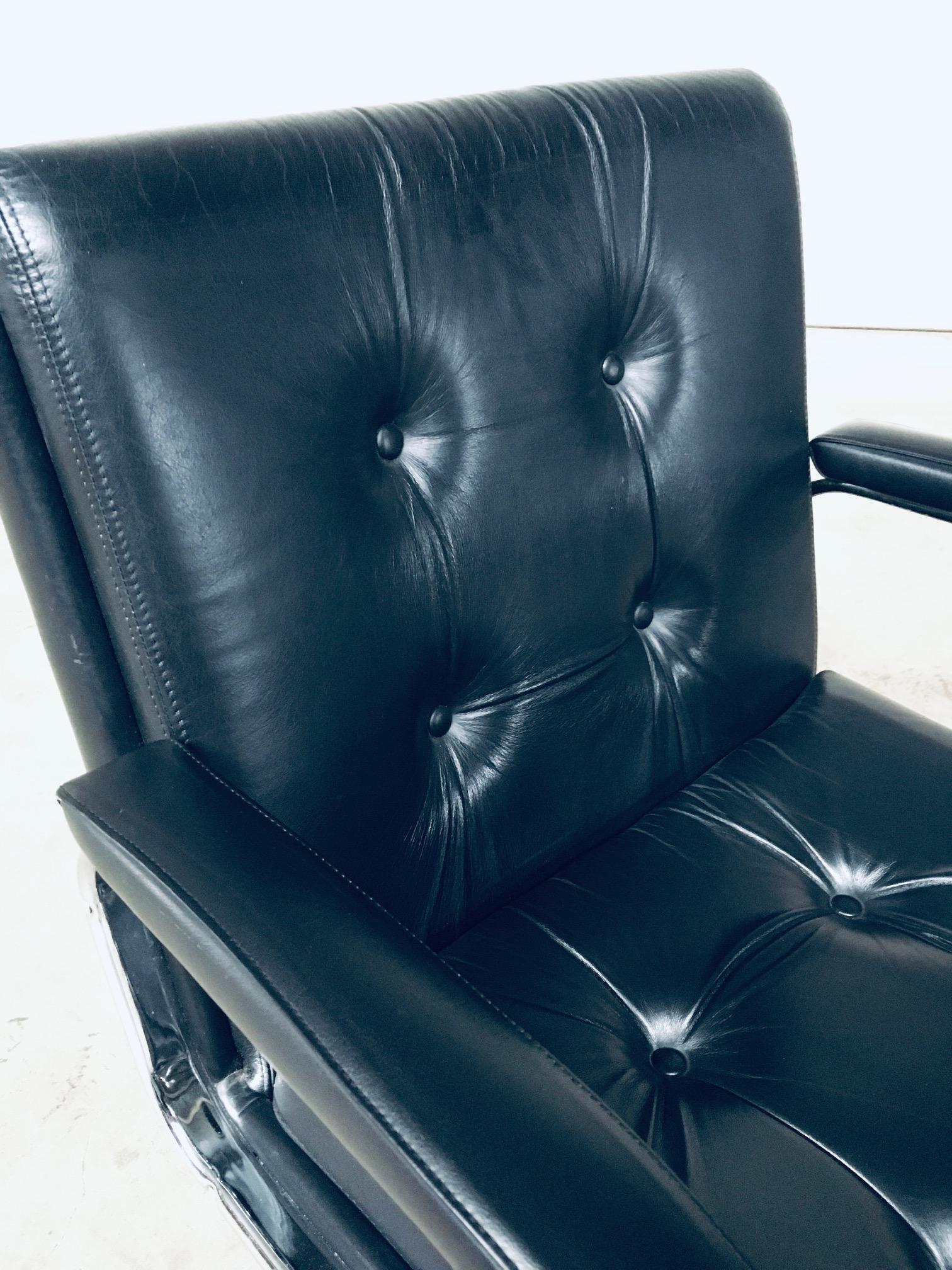 Mid-Century Modern Design Leather Office Chair, Italy, 1988 For Sale 6