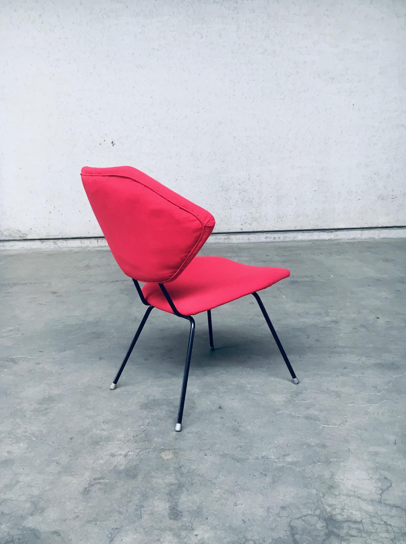 Ensemble de chaises d'appoint basses au design moderne du milieu du siècle, Italie, années 1950 en vente 8
