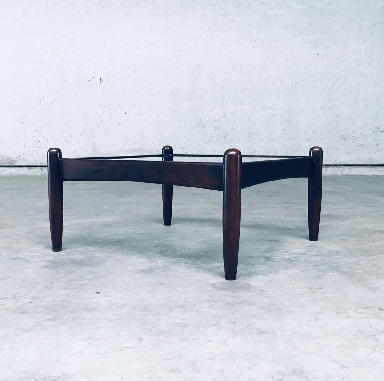 Juego de mesa auxiliar baja de diseño moderno de mediados de siglo, Suecia Años 60 en venta 2