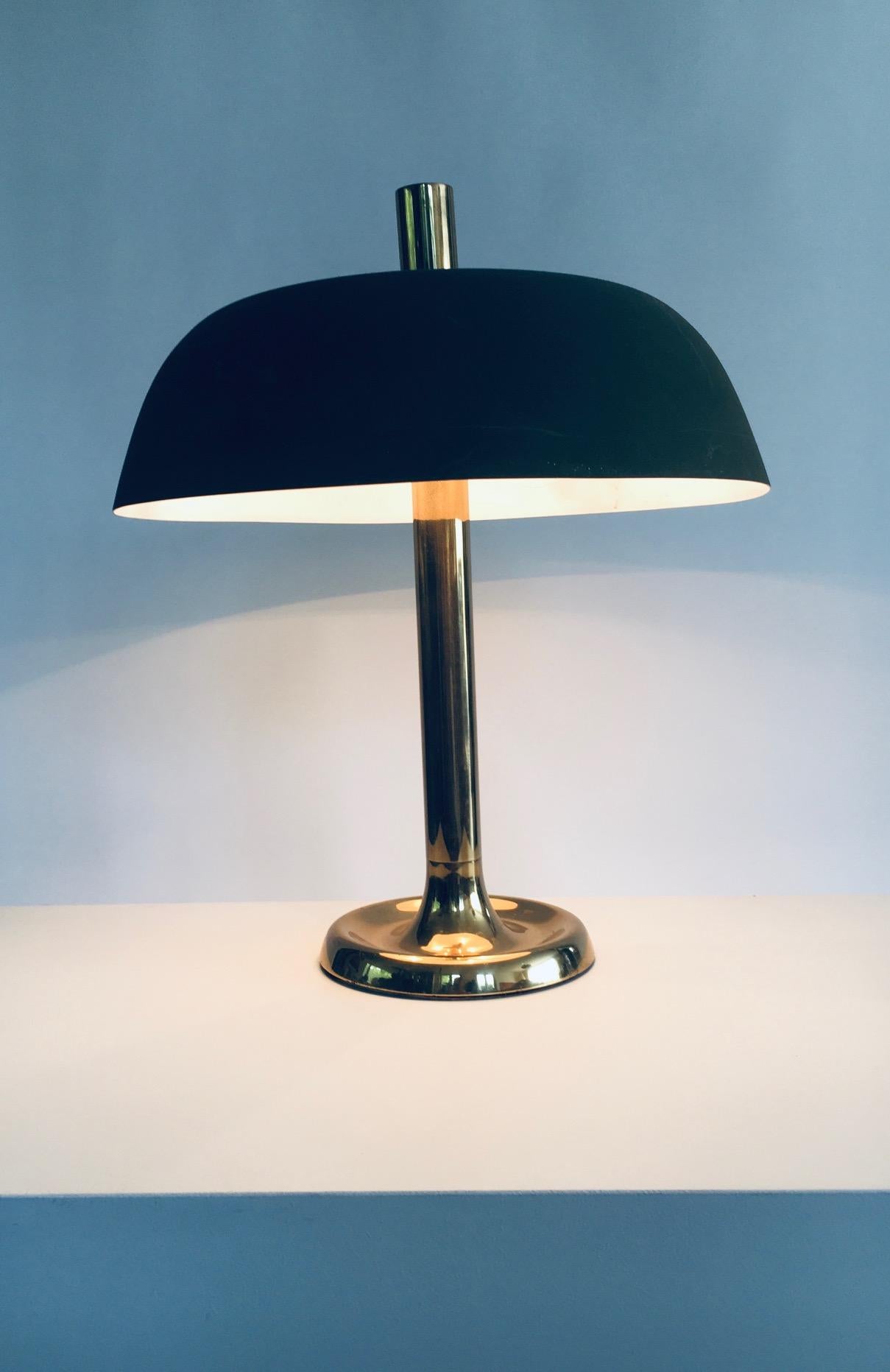 Midcentury Modern Design Pilztischlampe Modell 7377 von Egon Hillebrand (Moderne der Mitte des Jahrhunderts) im Angebot