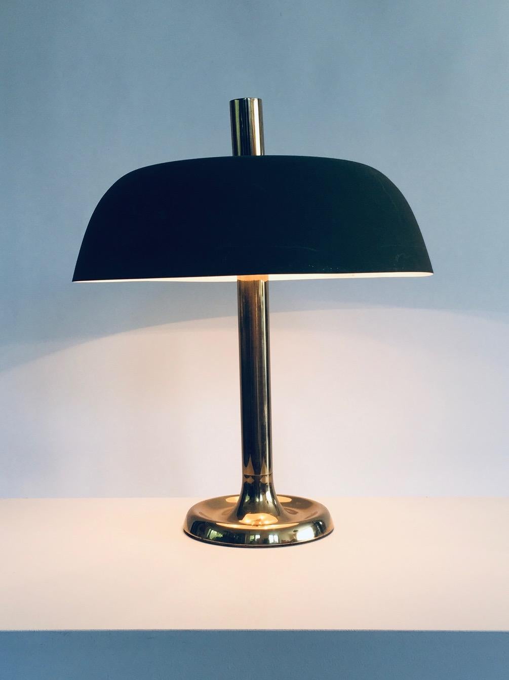 Midcentury Modern Design Pilztischlampe Modell 7377 von Egon Hillebrand (Deutsch) im Angebot