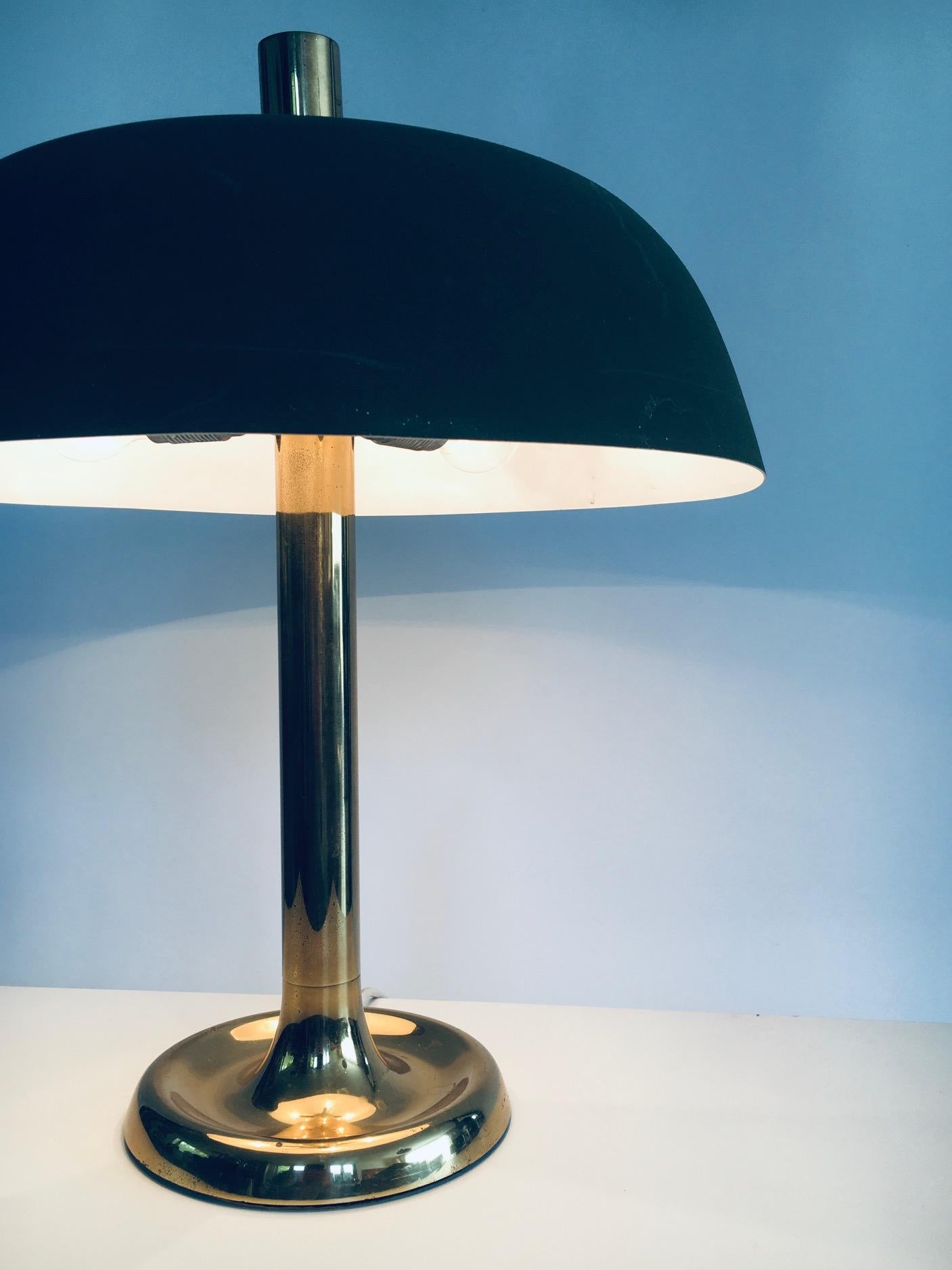 Midcentury Modern Design Pilztischlampe Modell 7377 von Egon Hillebrand (Ende des 20. Jahrhunderts) im Angebot
