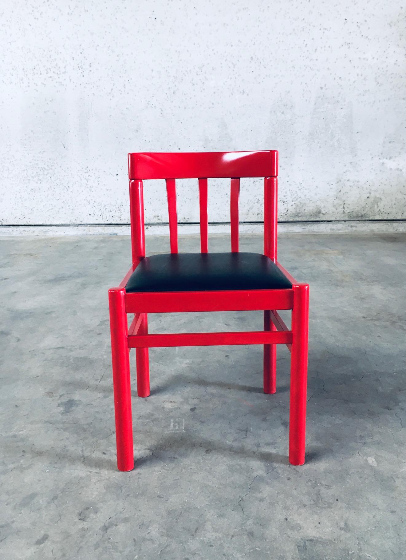 Set di sedie da pranzo rosse di design del Midcentury Modern, Belgio, anni '60 in vendita 4