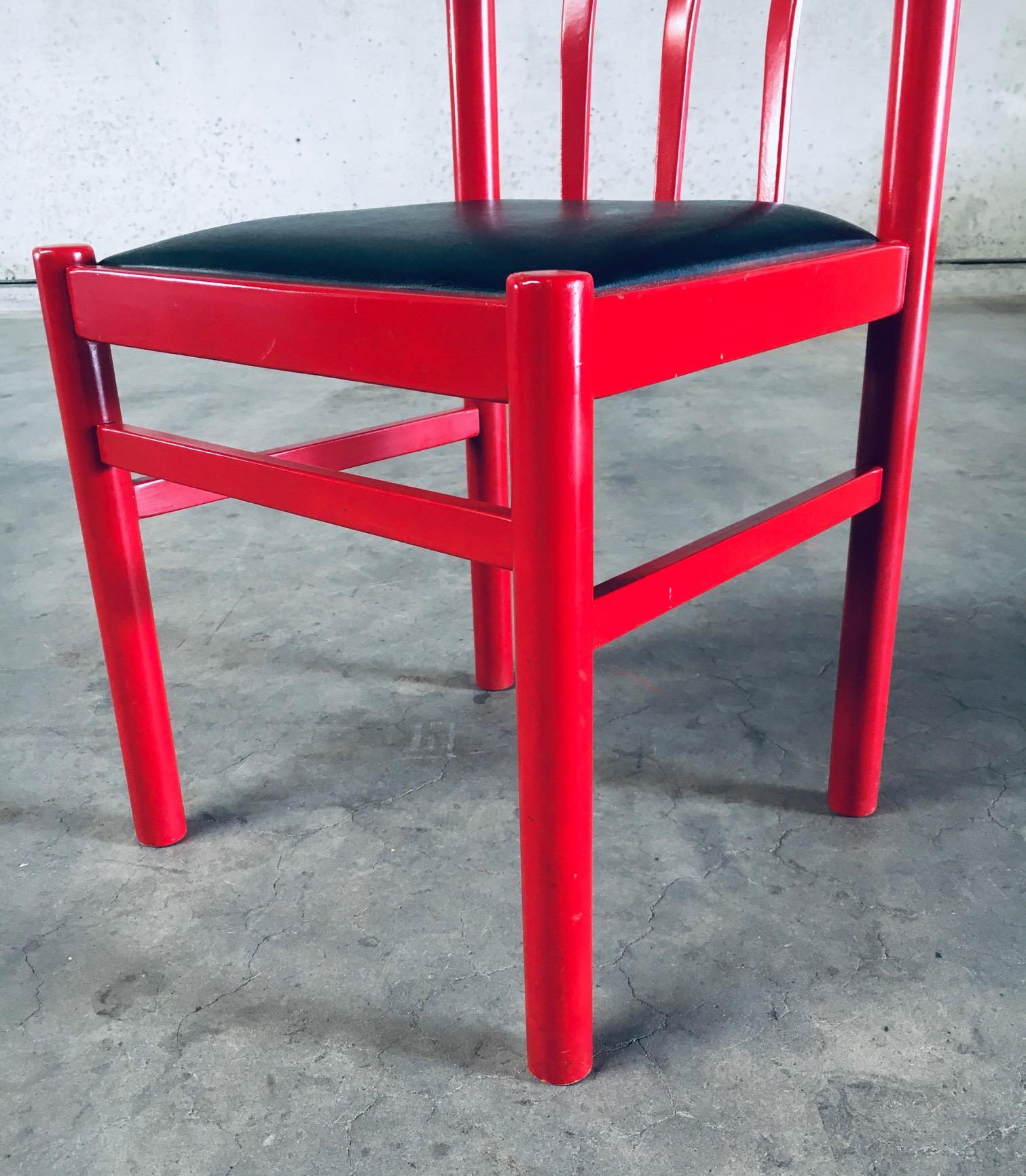 Set di sedie da pranzo rosse di design del Midcentury Modern, Belgio, anni '60 in vendita 9