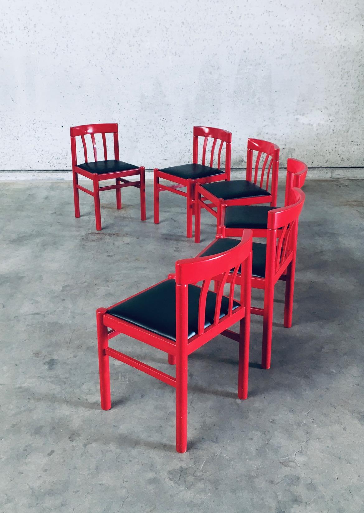 Set di sedie da pranzo rosse di design del Midcentury Modern, Belgio, anni '60 In condizioni buone in vendita a Oud-Turnhout, VAN
