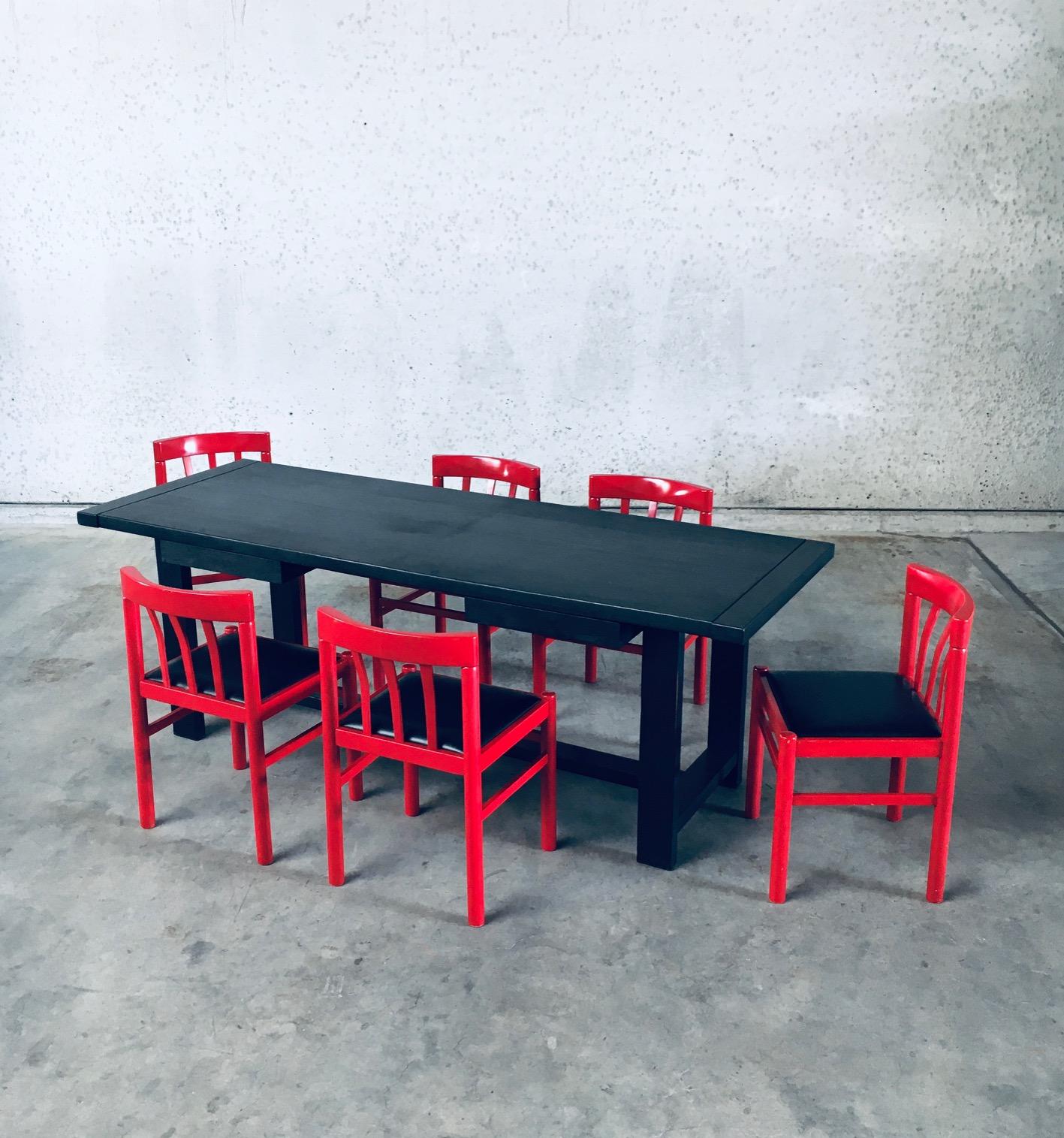 Set di sedie da pranzo rosse di design del Midcentury Modern, Belgio, anni '60 in vendita 1