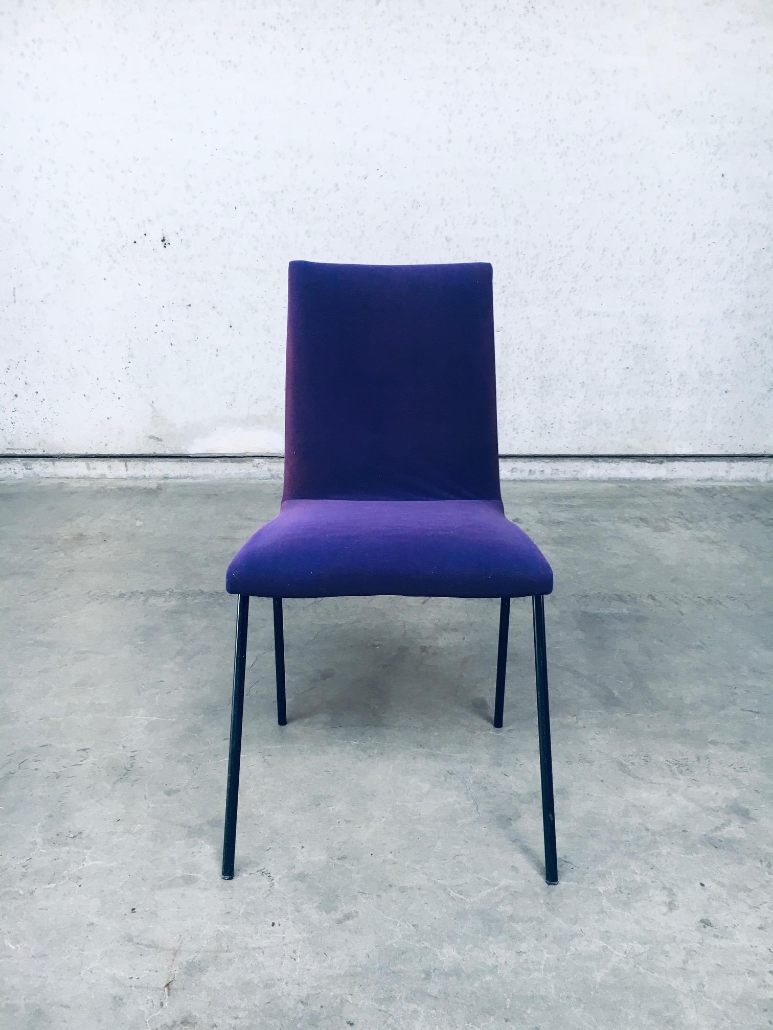 Modernes Robin-Stuhl-Set aus der Mitte des Jahrhunderts von Pierre Guariche für Meurop, 1950''s im Angebot 1