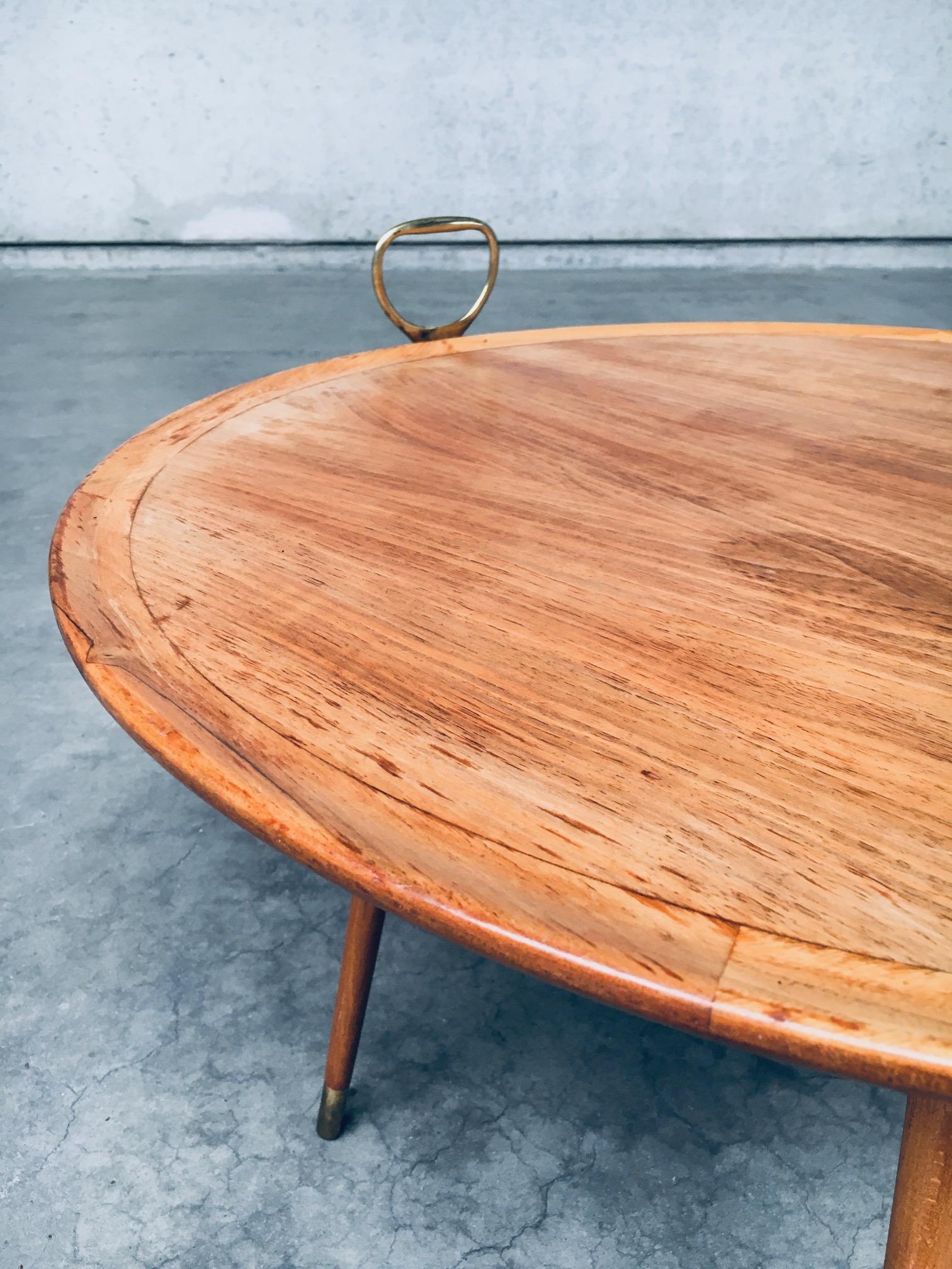 Mesa de centro o auxiliar TRAY de diseño moderno de mediados de siglo, Italia Años 60 en venta 3