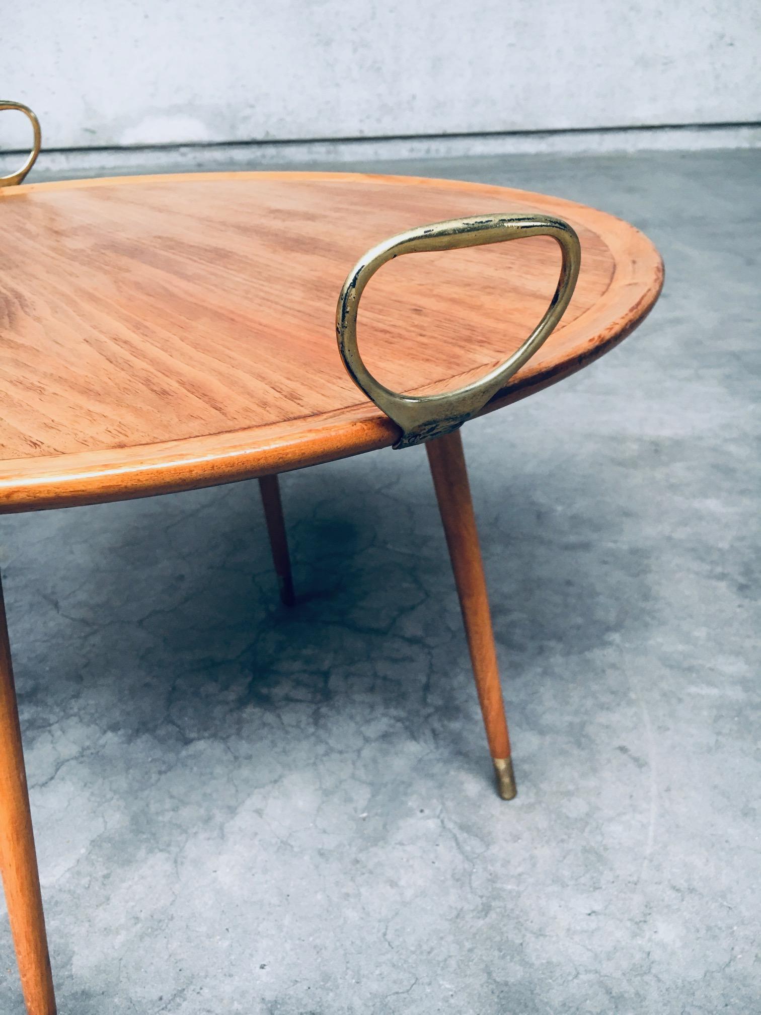 Mesa de centro o auxiliar TRAY de diseño moderno de mediados de siglo, Italia Años 60 en venta 4