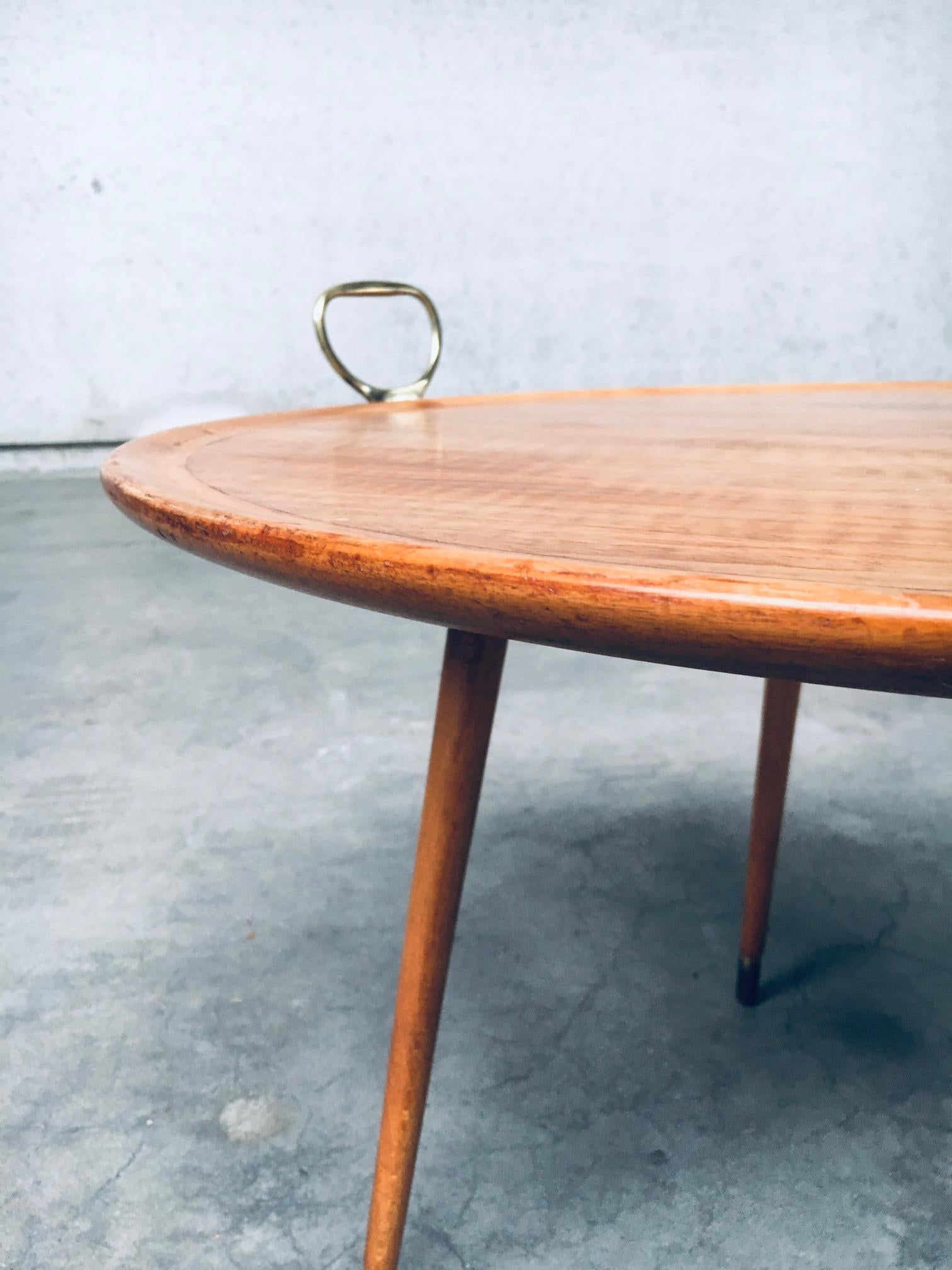Mesa de centro o auxiliar TRAY de diseño moderno de mediados de siglo, Italia Años 60 en venta 9