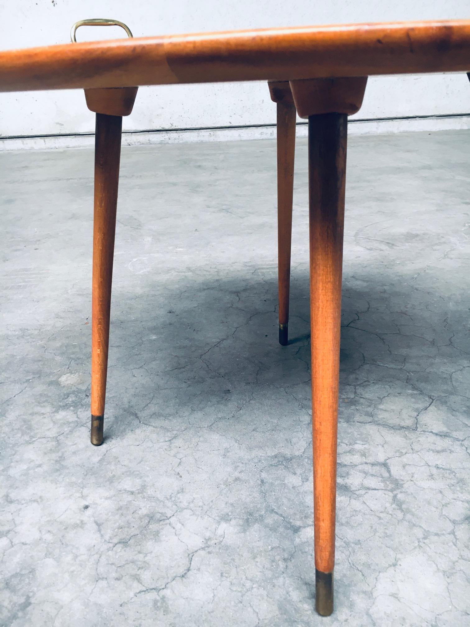 Mesa de centro o auxiliar TRAY de diseño moderno de mediados de siglo, Italia Años 60 en venta 10