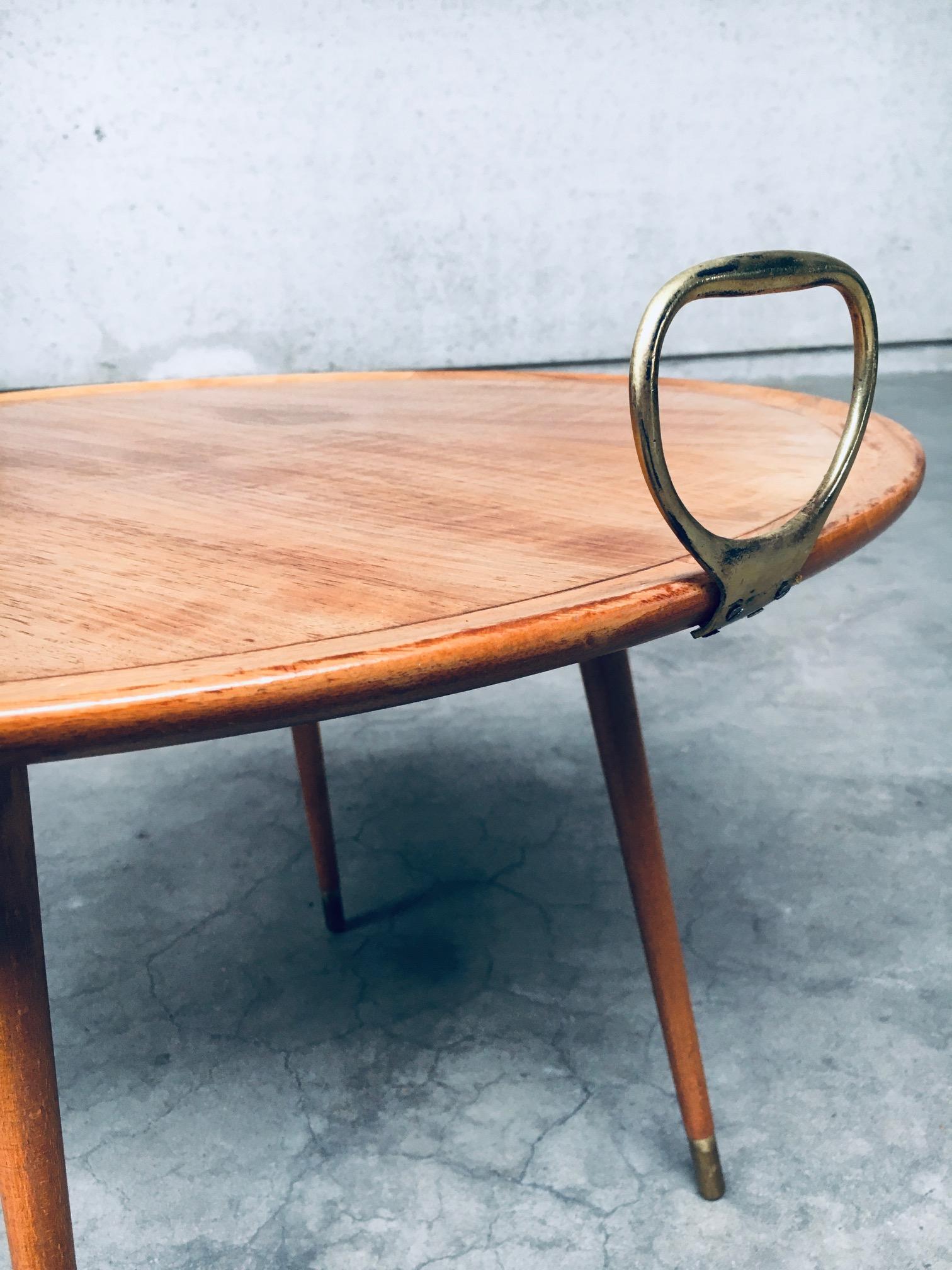 Mesa de centro o auxiliar TRAY de diseño moderno de mediados de siglo, Italia Años 60 en venta 11