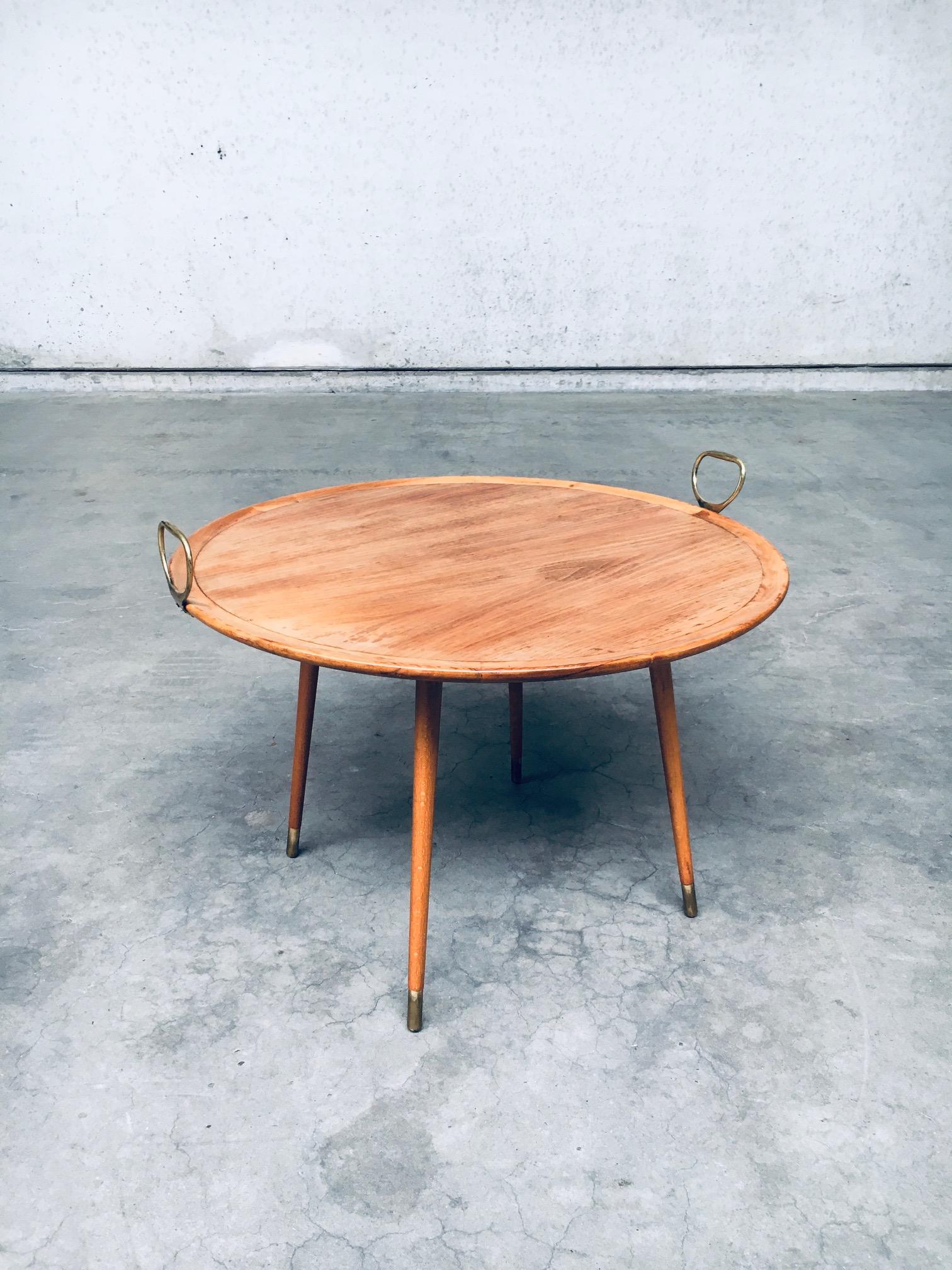 Mesa de centro o auxiliar 