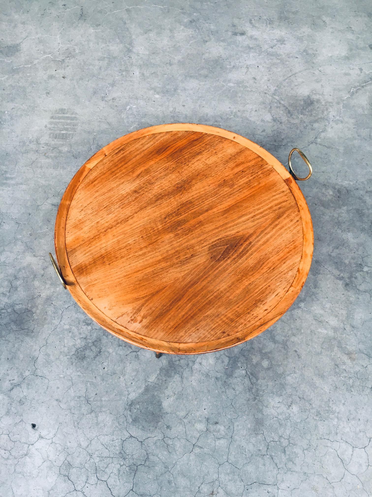 Mesa de centro o auxiliar TRAY de diseño moderno de mediados de siglo, Italia Años 60 mediados del siglo XX en venta