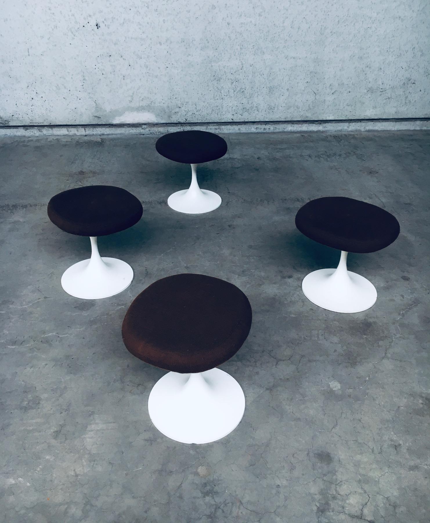 Fin du 20e siècle Ensemble de tabourets TULIP Design Modernity du milieu du siècle dernier par Tamburin, Suède, années 1970 en vente