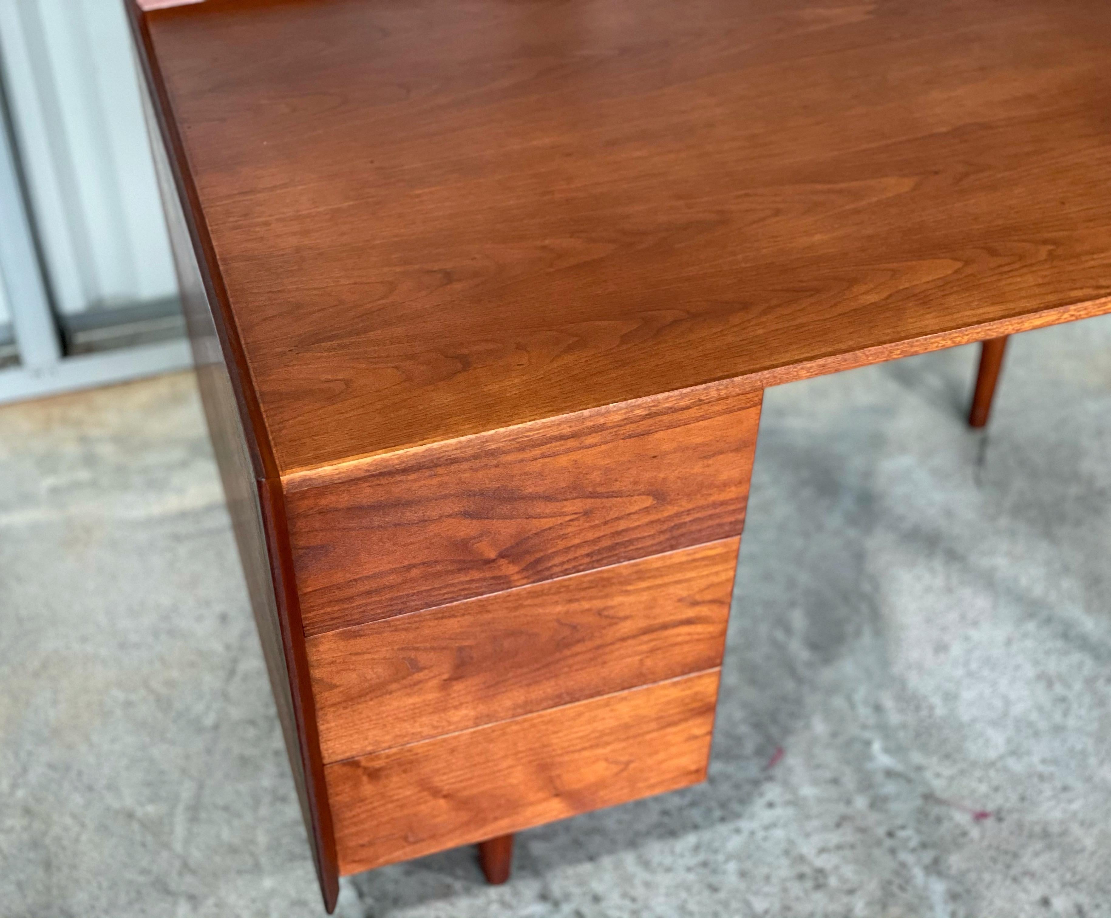 Midcentury Modern Desk by Jens Risom in Walnut 3