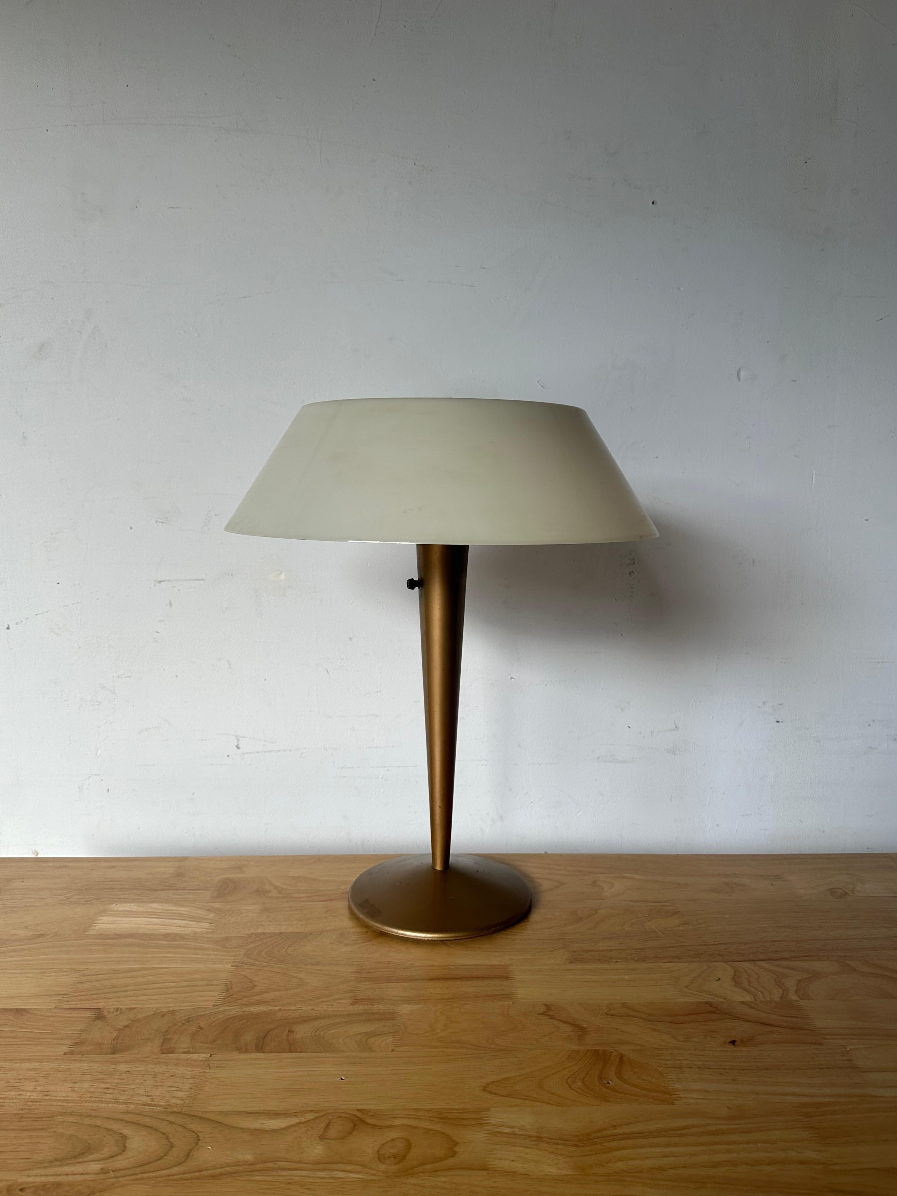 Moderne Schreibtisch- oder Tischlampe aus der Mitte des Jahrhunderts von Gerald Thurston für Lightolier im Angebot 1