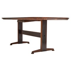 Table de salle à manger moderne du milieu du siècle en bois de feuillus de Novo Rumo, années 1960, Brésil