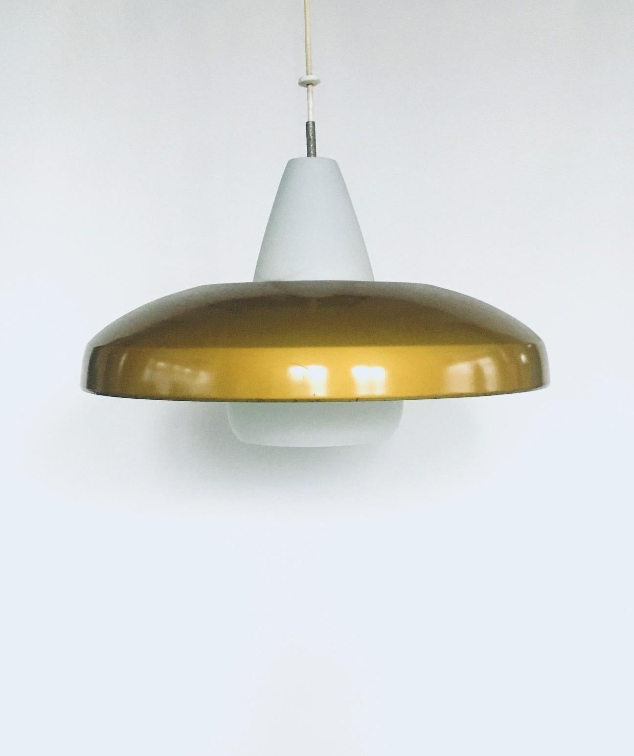 Mid-Century Modern Dutch Design Pendant Lamp by Philips, 1950s In Good Condition For Sale In Oud-Turnhout, VAN