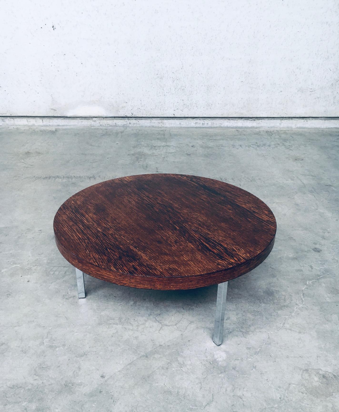 Midcentury Modern Dutch Design Tripod Coffee Table, Netherlands 1960's In Good Condition For Sale In Oud-Turnhout, VAN
