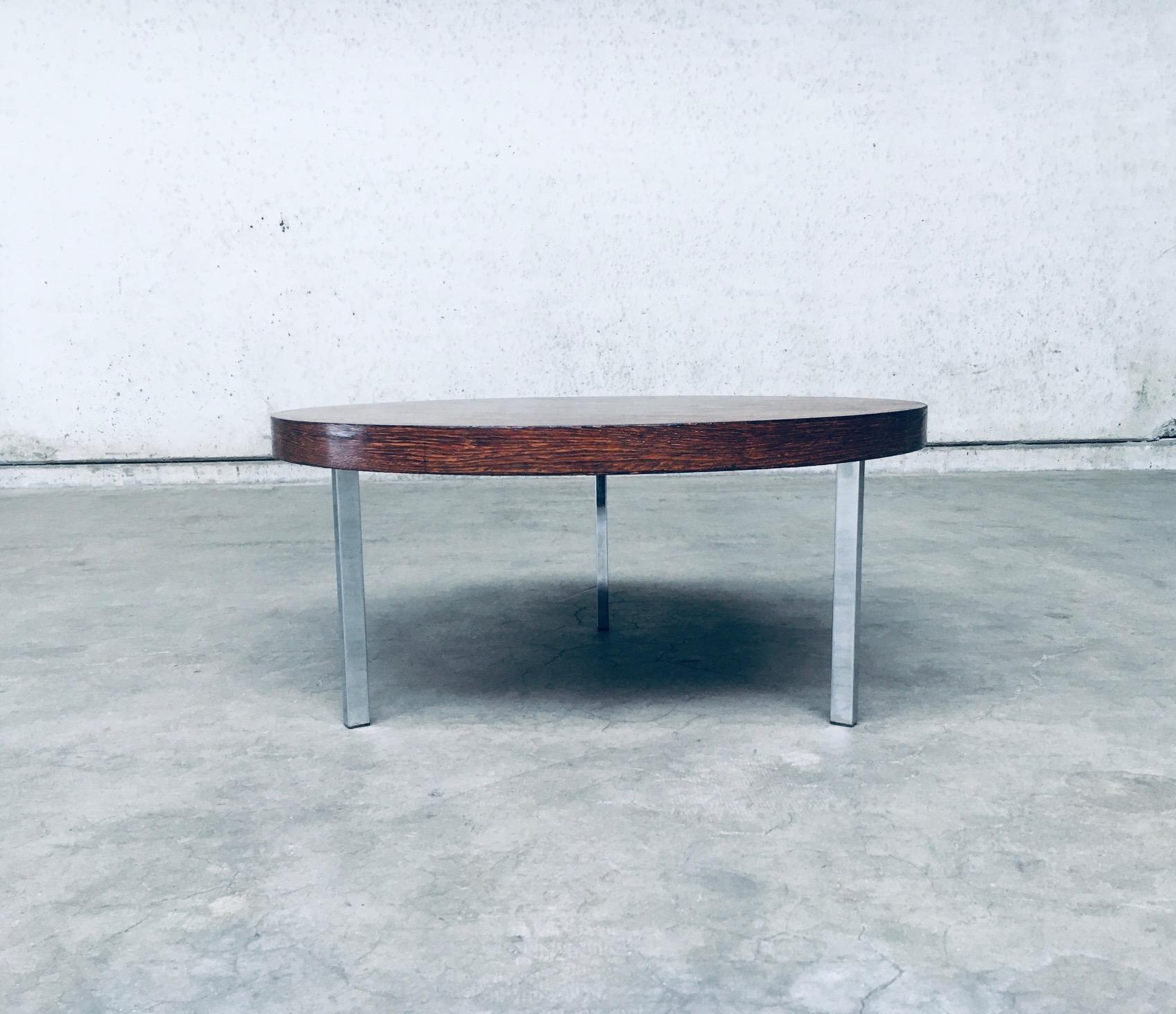 Midcentury Modern Dutch Design Tripod Coffee Table, Netherlands 1960's For Sale 2