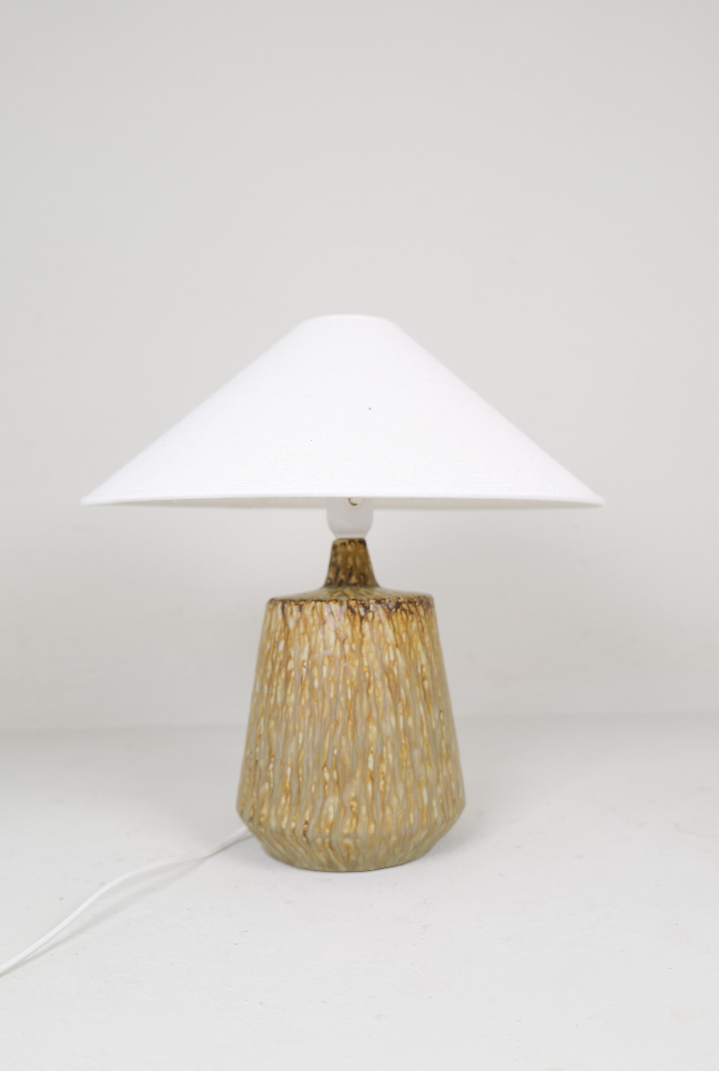 Lampe de table moderne du milieu du siècle en céramique de couleur terre Gunnar Nylund Rörstrand, Suède en vente 3